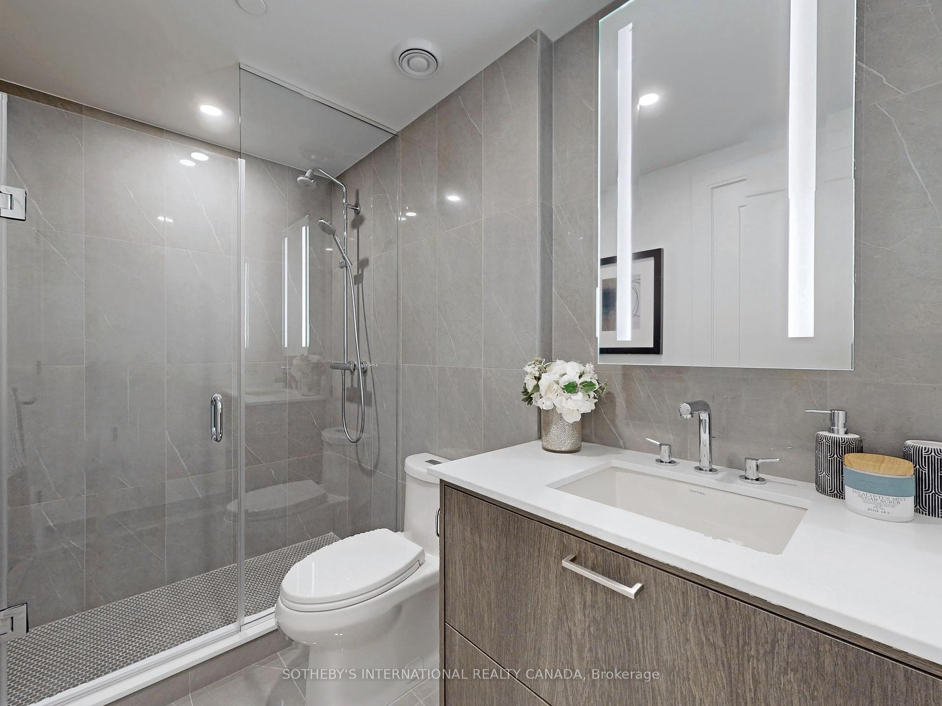 3 Bedrooms Condo at 30 Inn On the Park, Toronto For sale