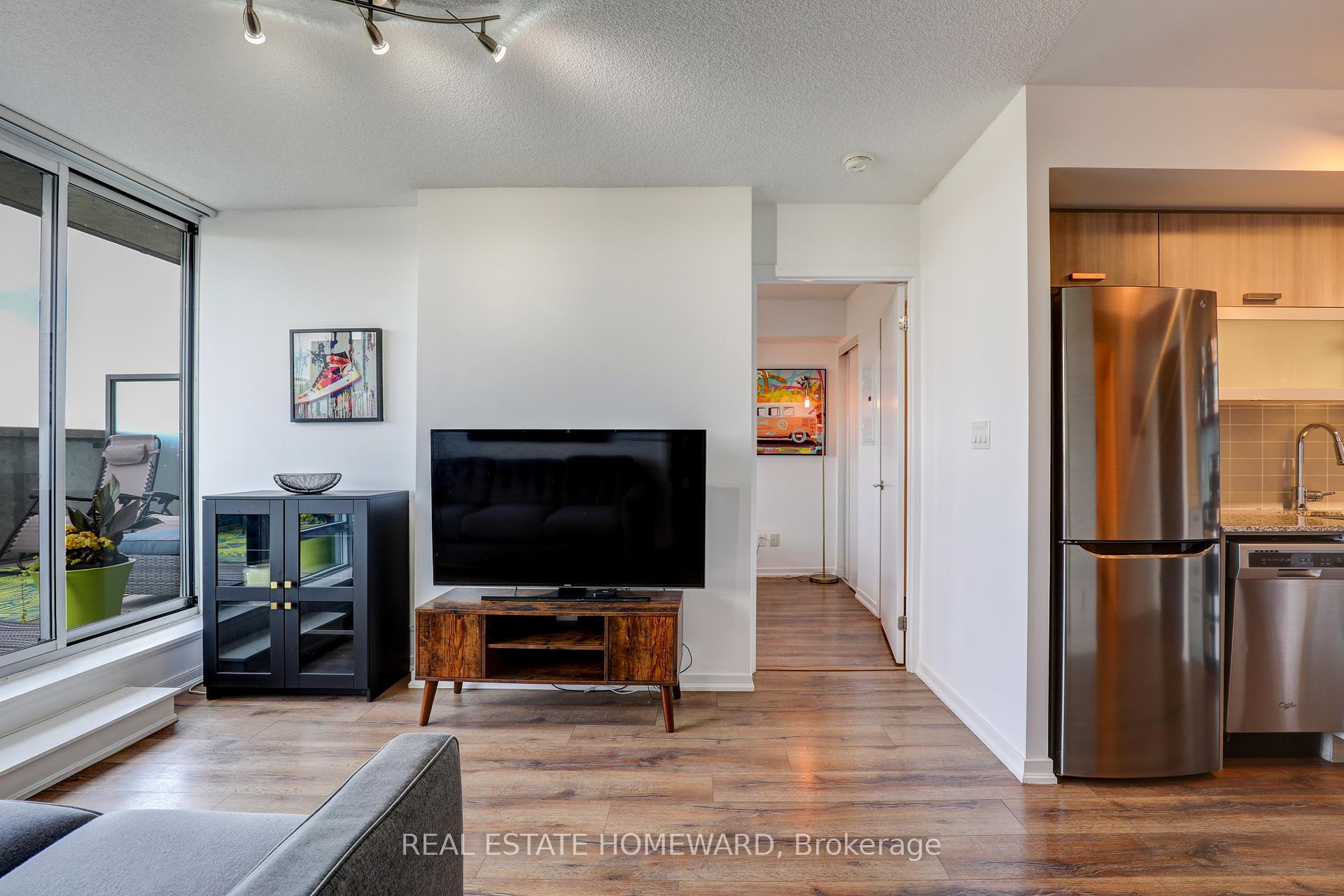 2 Bedrooms Condo at 68 Abell, Toronto For sale