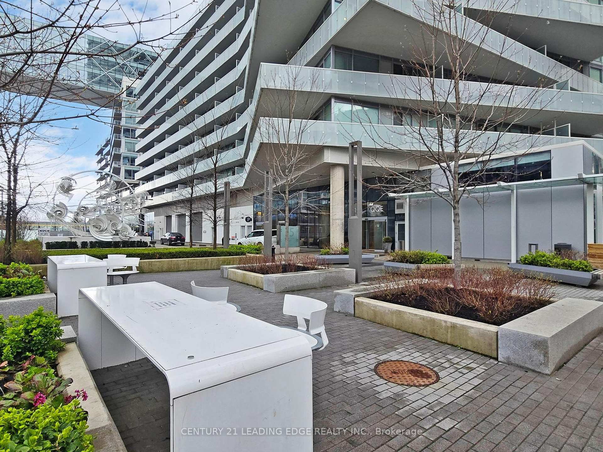 1 Bedroom Condo at 15 Queens,  Toronto For sale