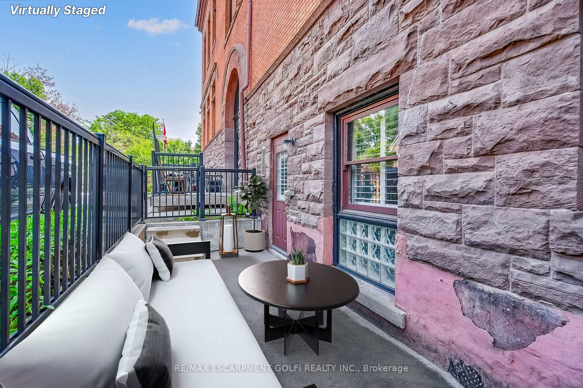 1 Bedroom Condo at 200 STINSON, Hamilton For sale