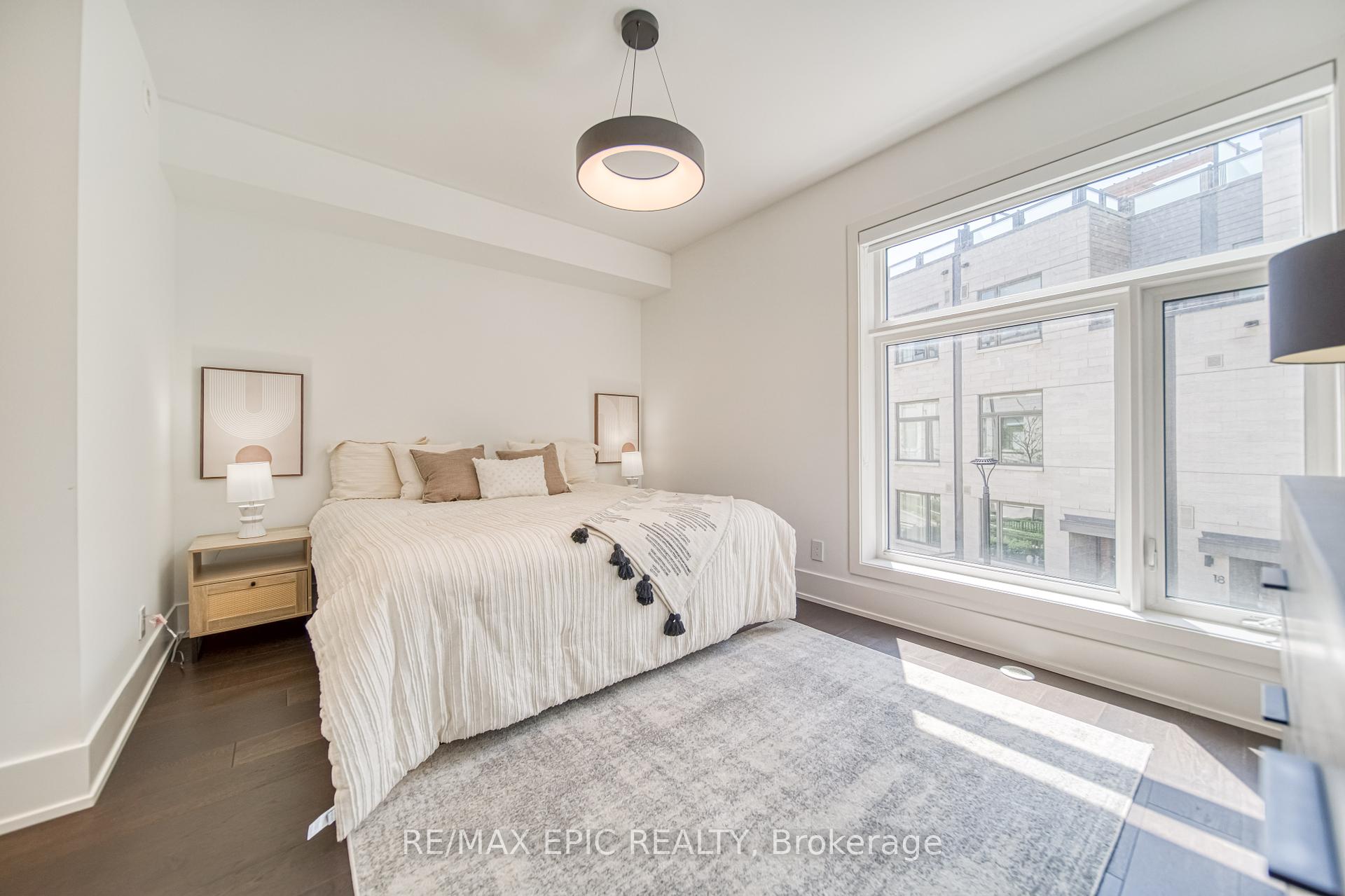 3 Bedrooms Condo at 165 Pears, Toronto For sale