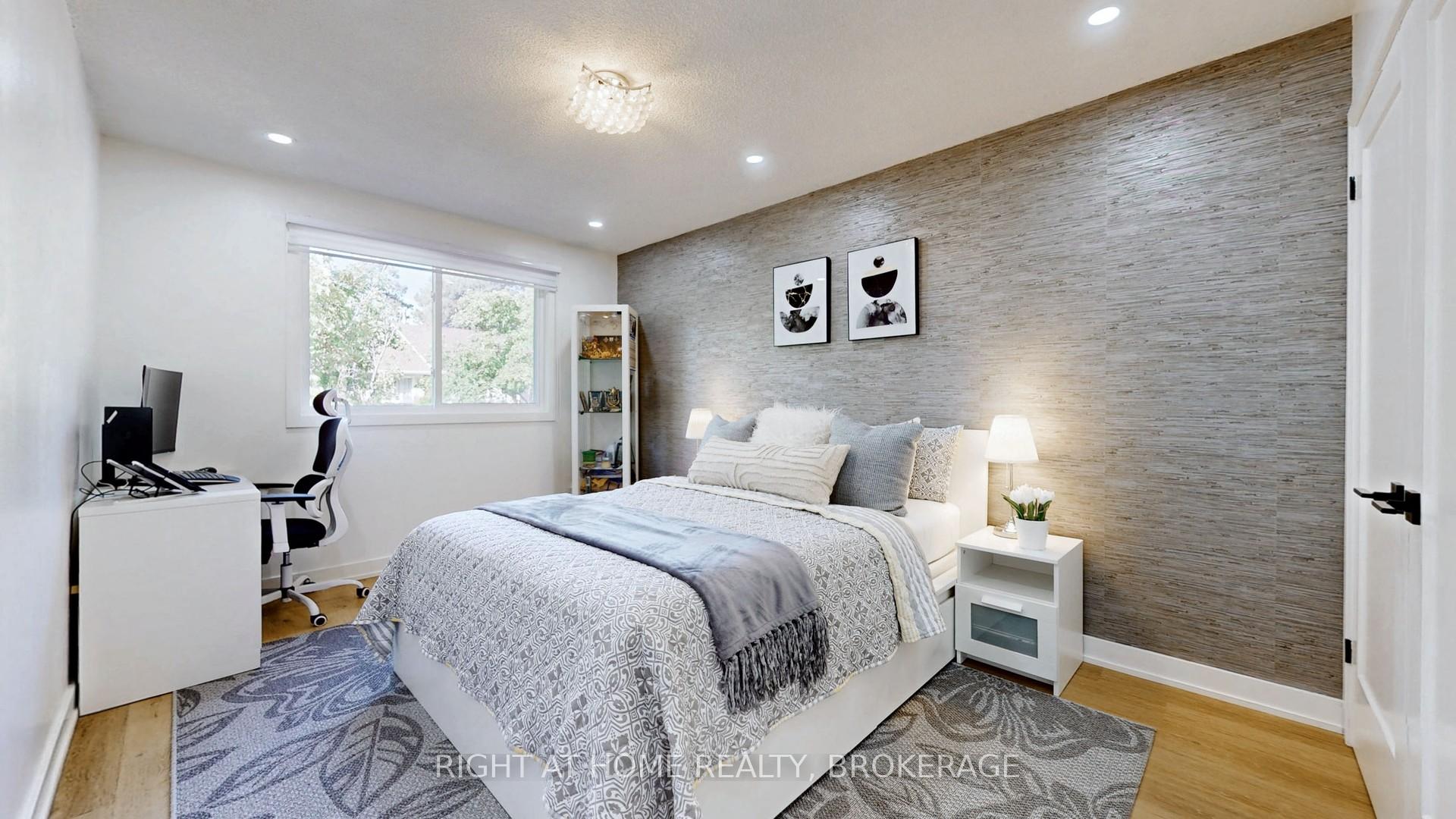 4 Bedrooms Condo at 4193 Longmoor, Burlington For sale
