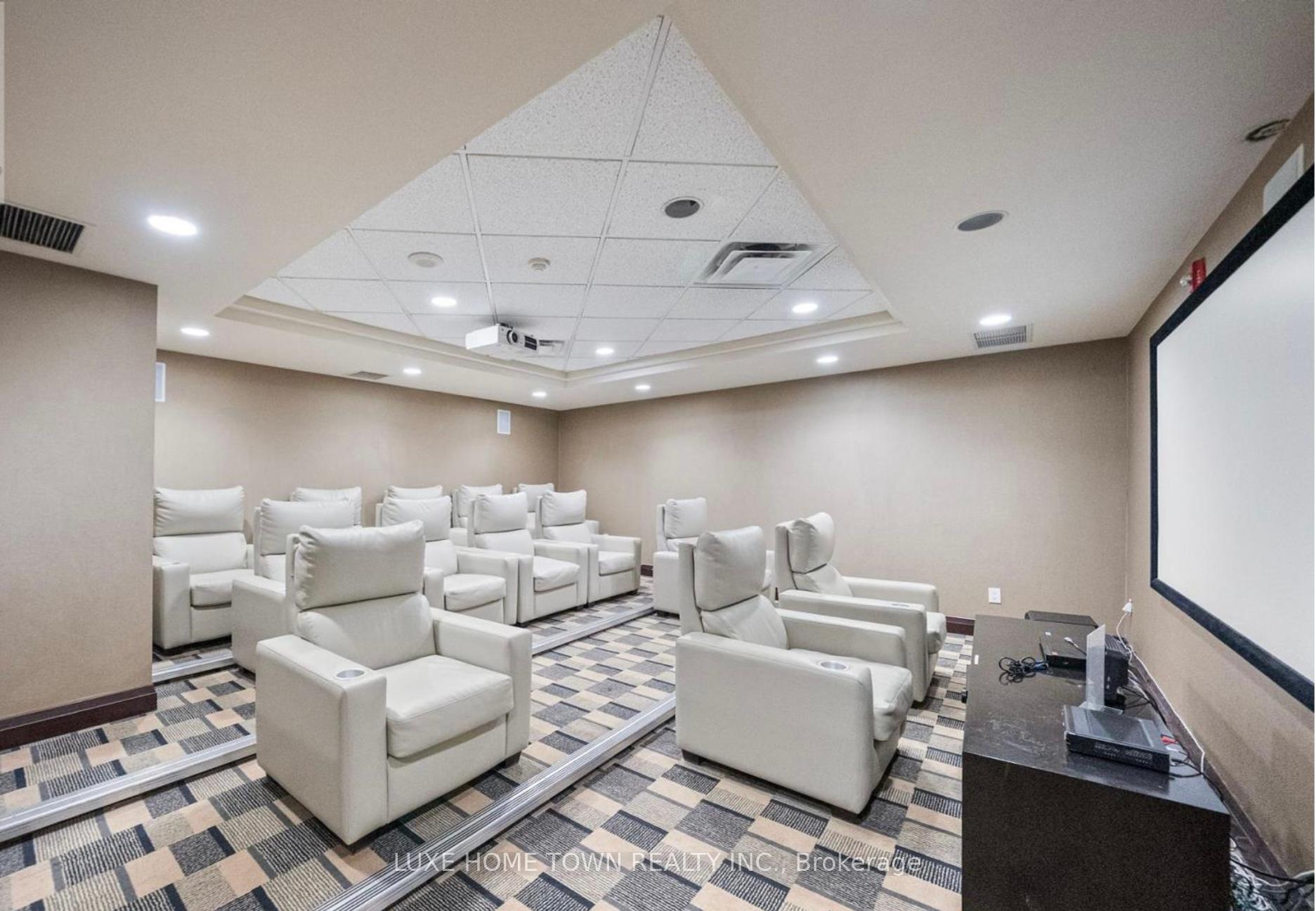 2 Bedrooms Condo at 208 Enfield, Mississauga For sale