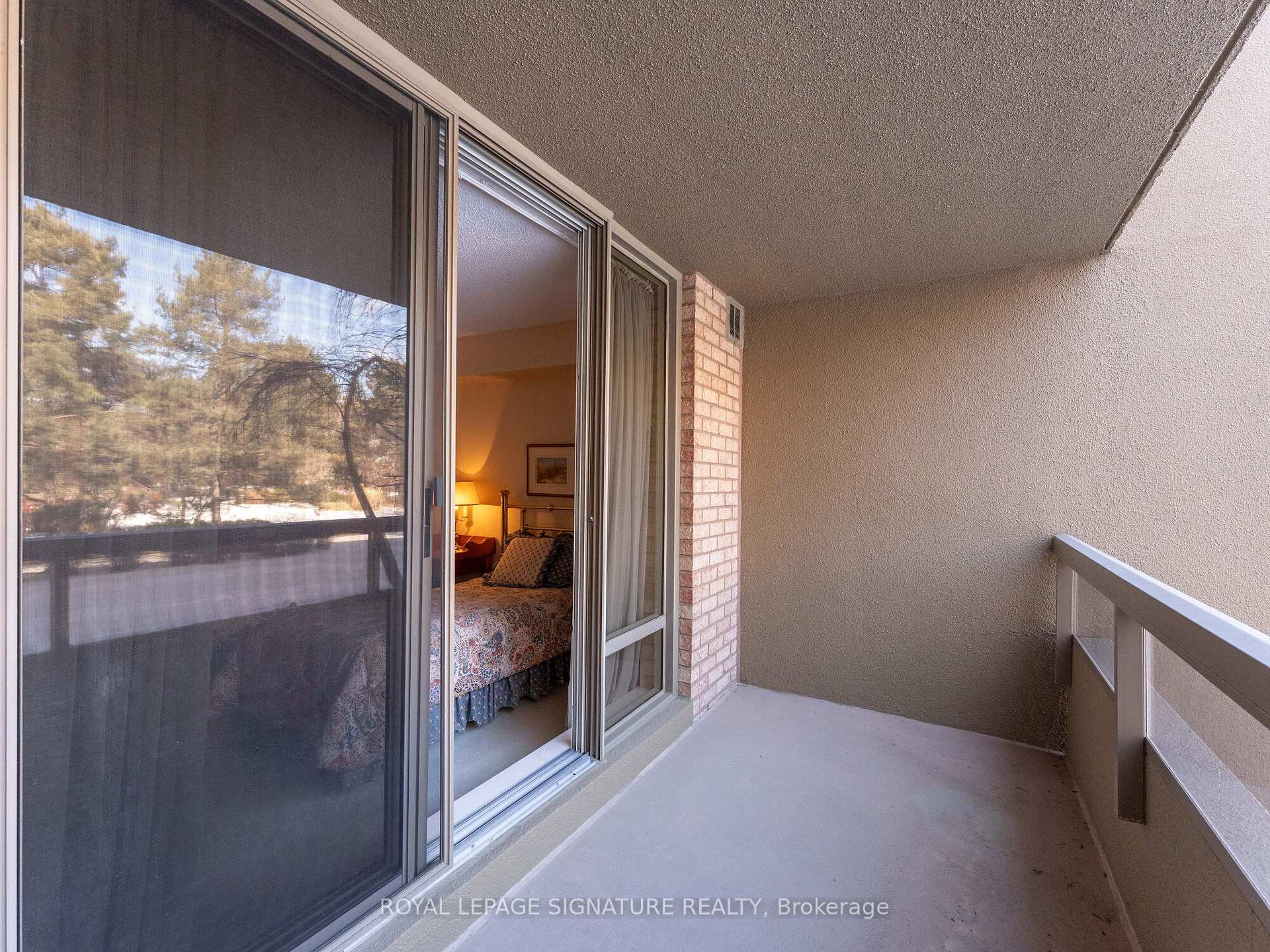 2 Bedrooms Condo at 1200 Don Mills, Toronto For sale