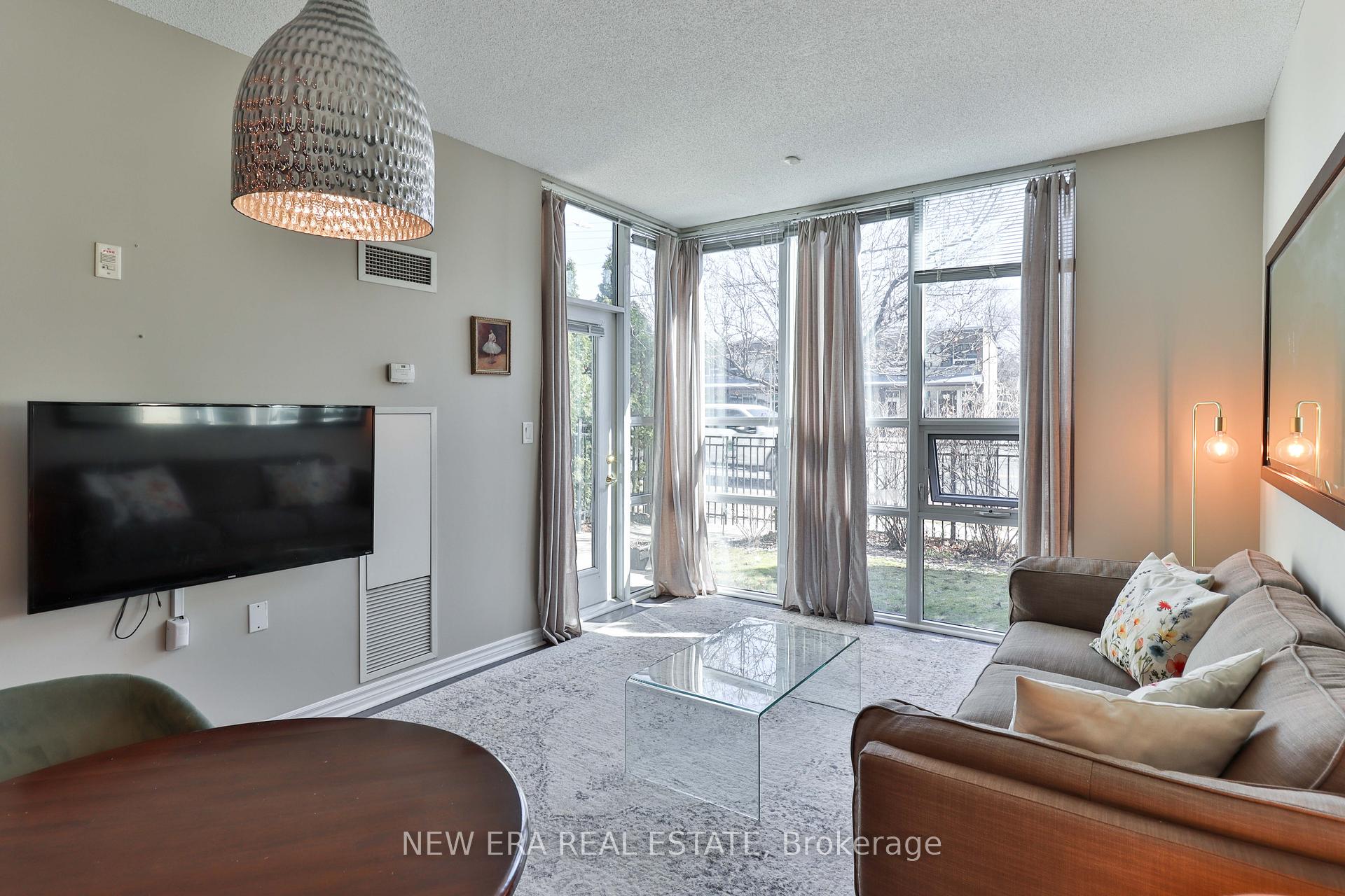 2 Bedrooms Condo at 3830 Bathurst,  Toronto For sale