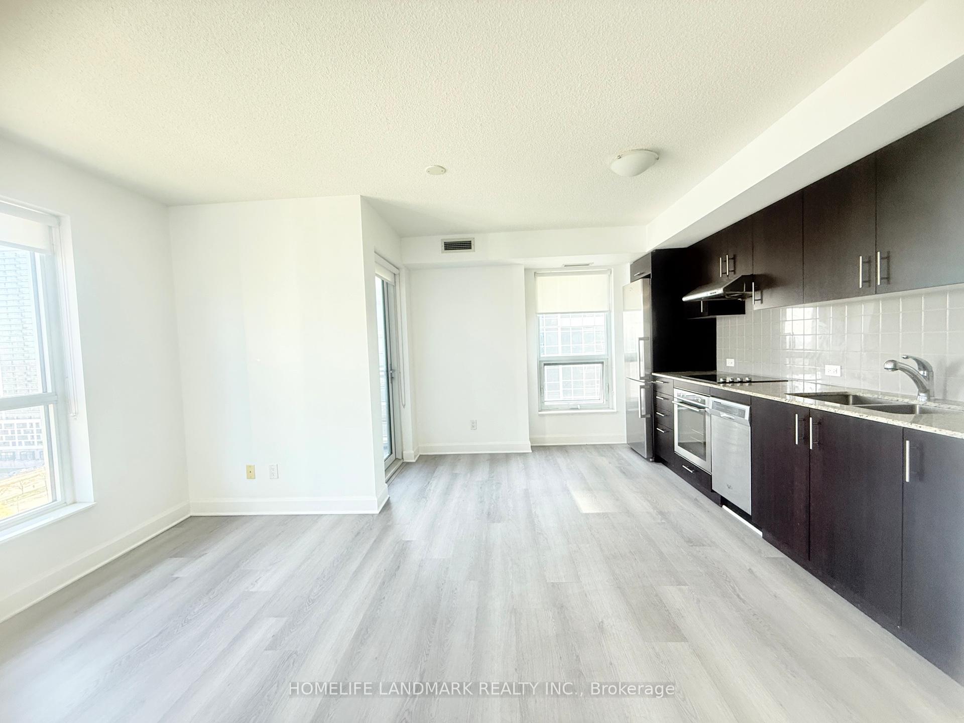 2 Bedrooms Condo at 255 Village Green,  Toronto For sale