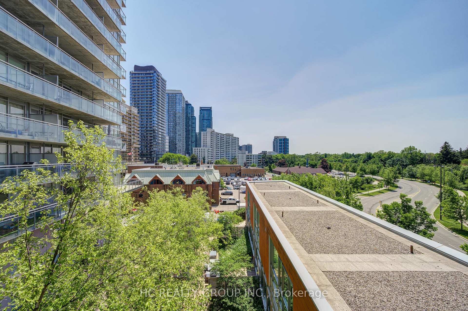 2 Bedrooms Condo at 30 Canterbury, Toronto For sale
