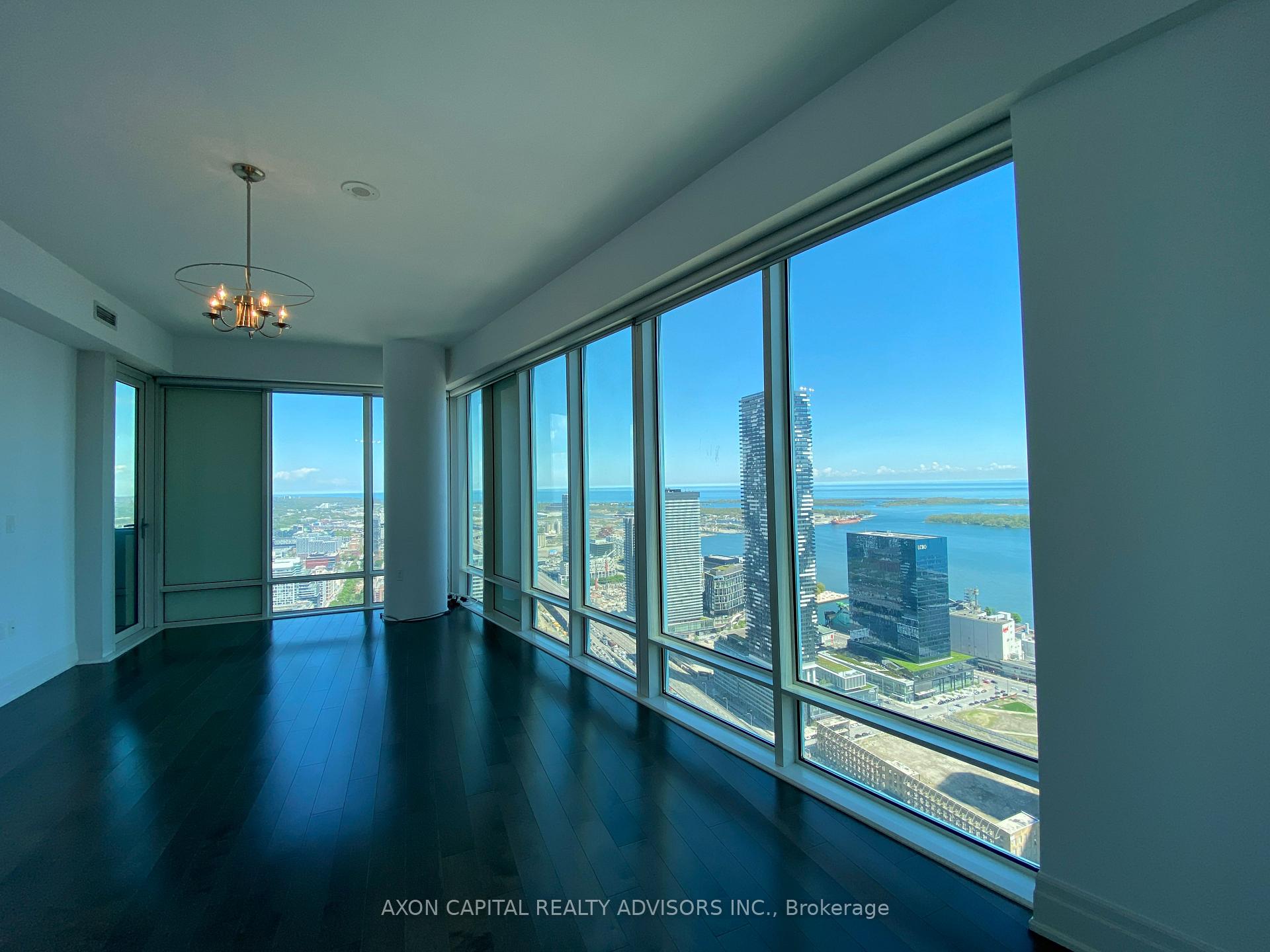 3 Bedrooms Condo at 8 The Esplanade, Toronto For sale