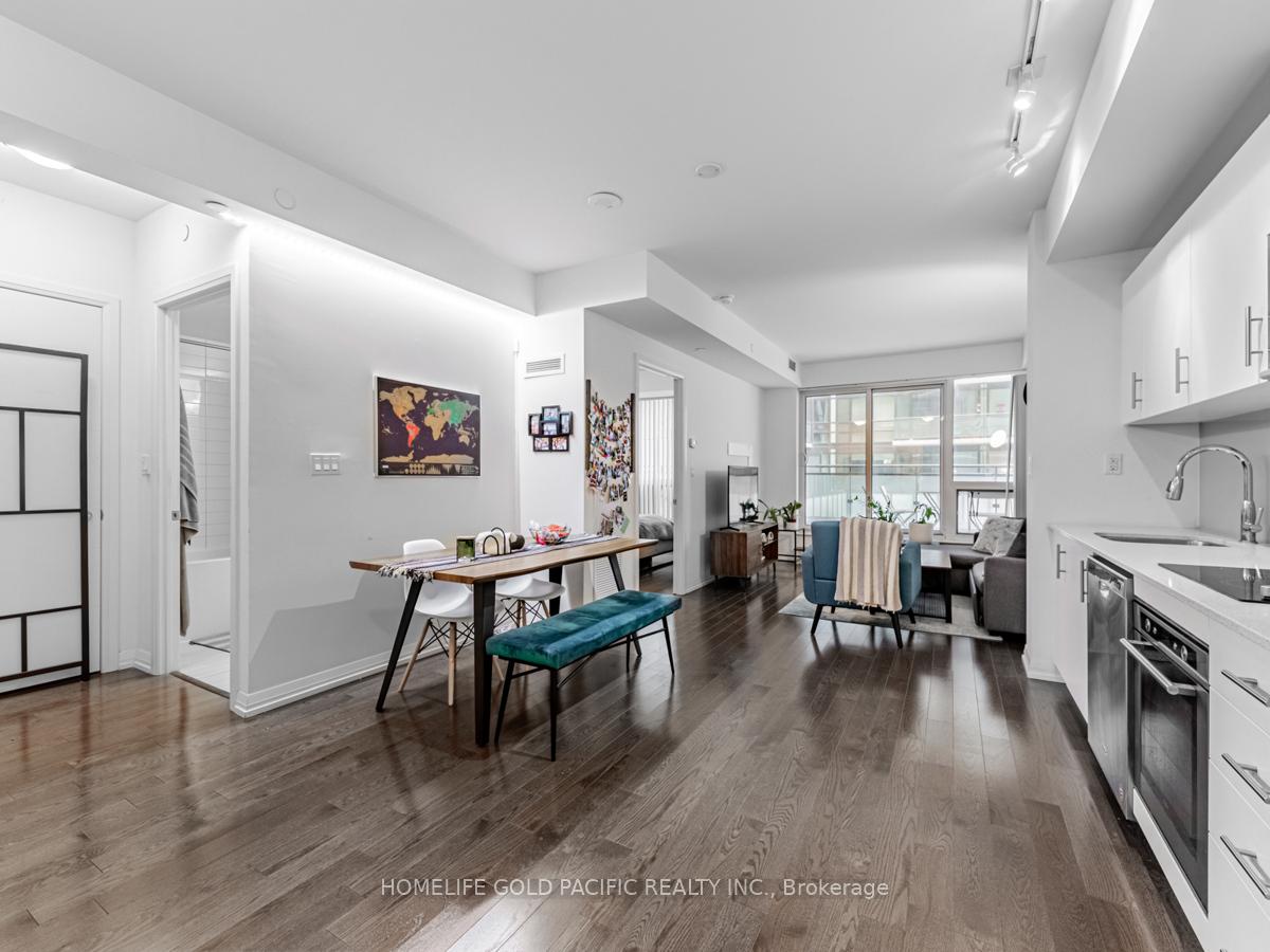 2 Bedrooms Condo at 460 Adelaide,  Toronto For sale