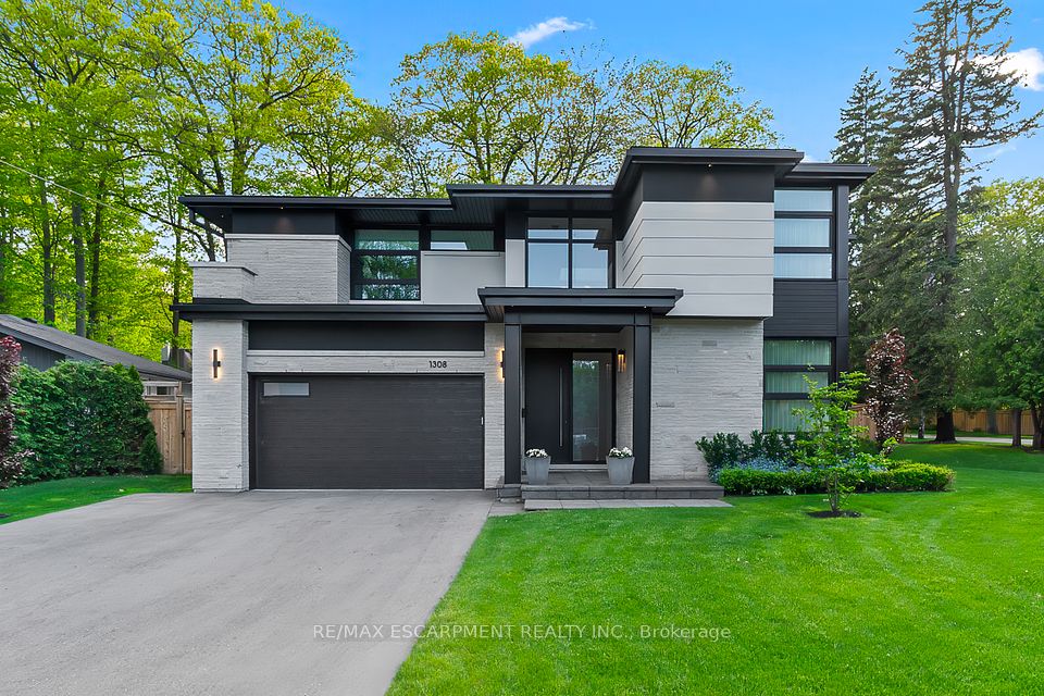 1308 Greenoaks