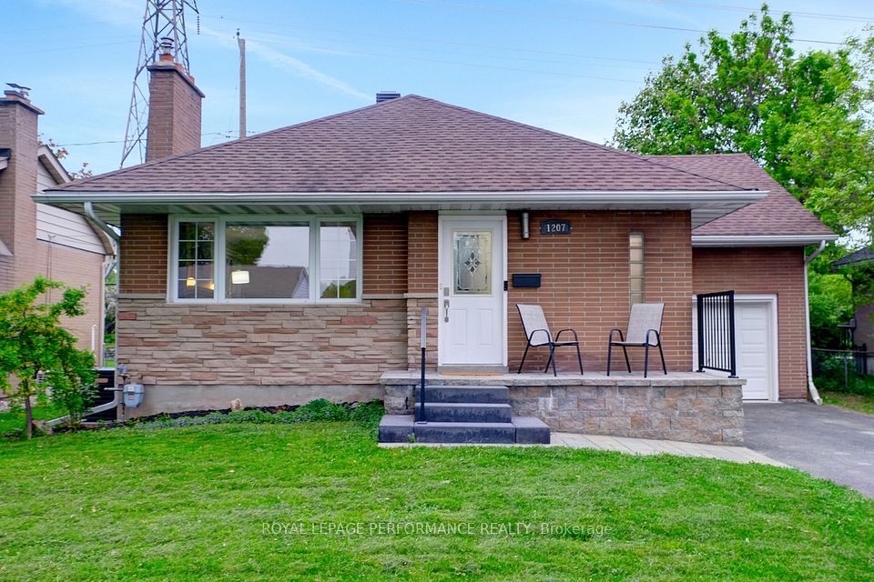 1207 Woodside