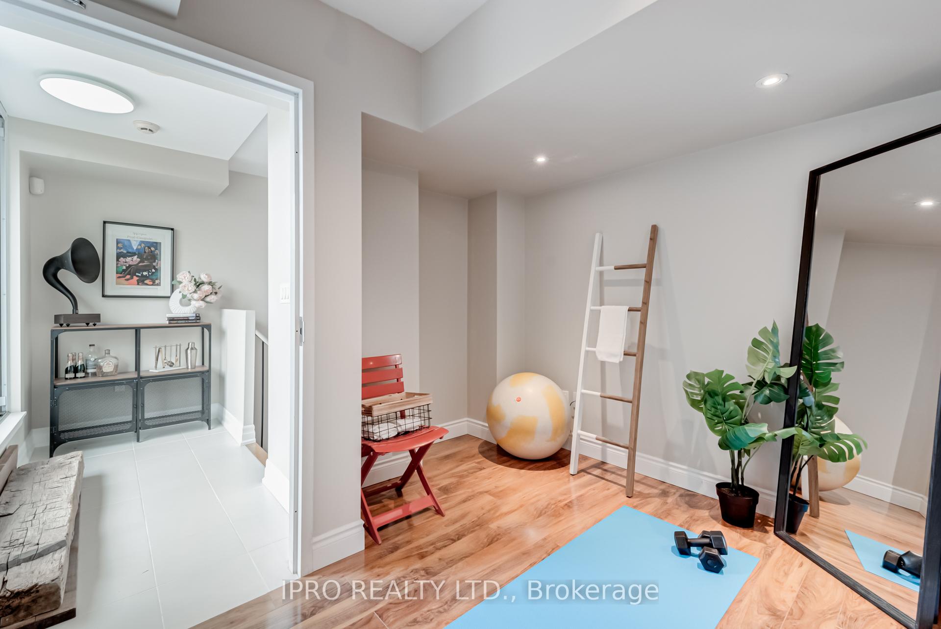 5 Bedrooms Condo at 15 Sousa Mendes, Toronto For sale