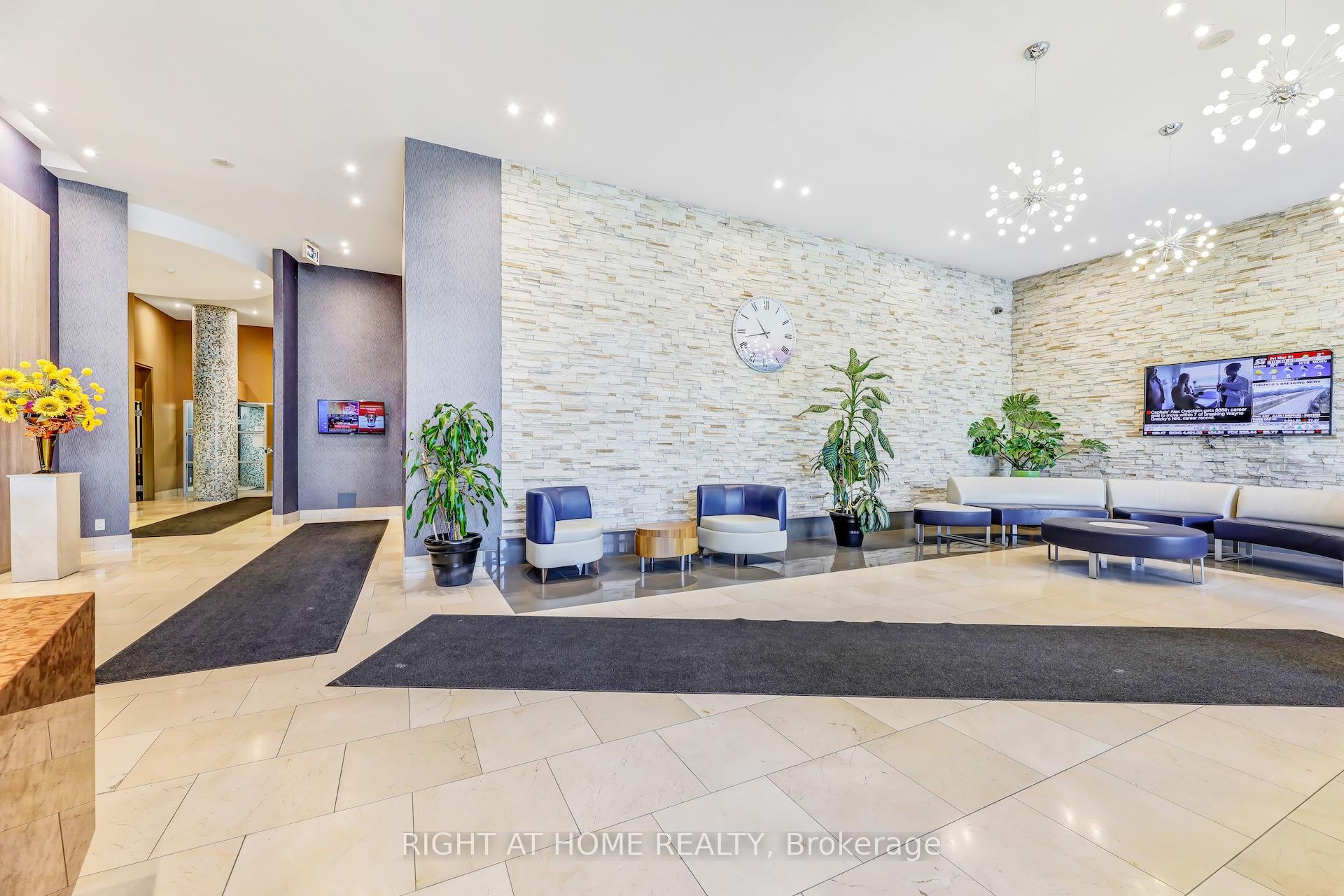 2 Bedrooms Condo at 3939 Duke Of York, Mississauga For sale