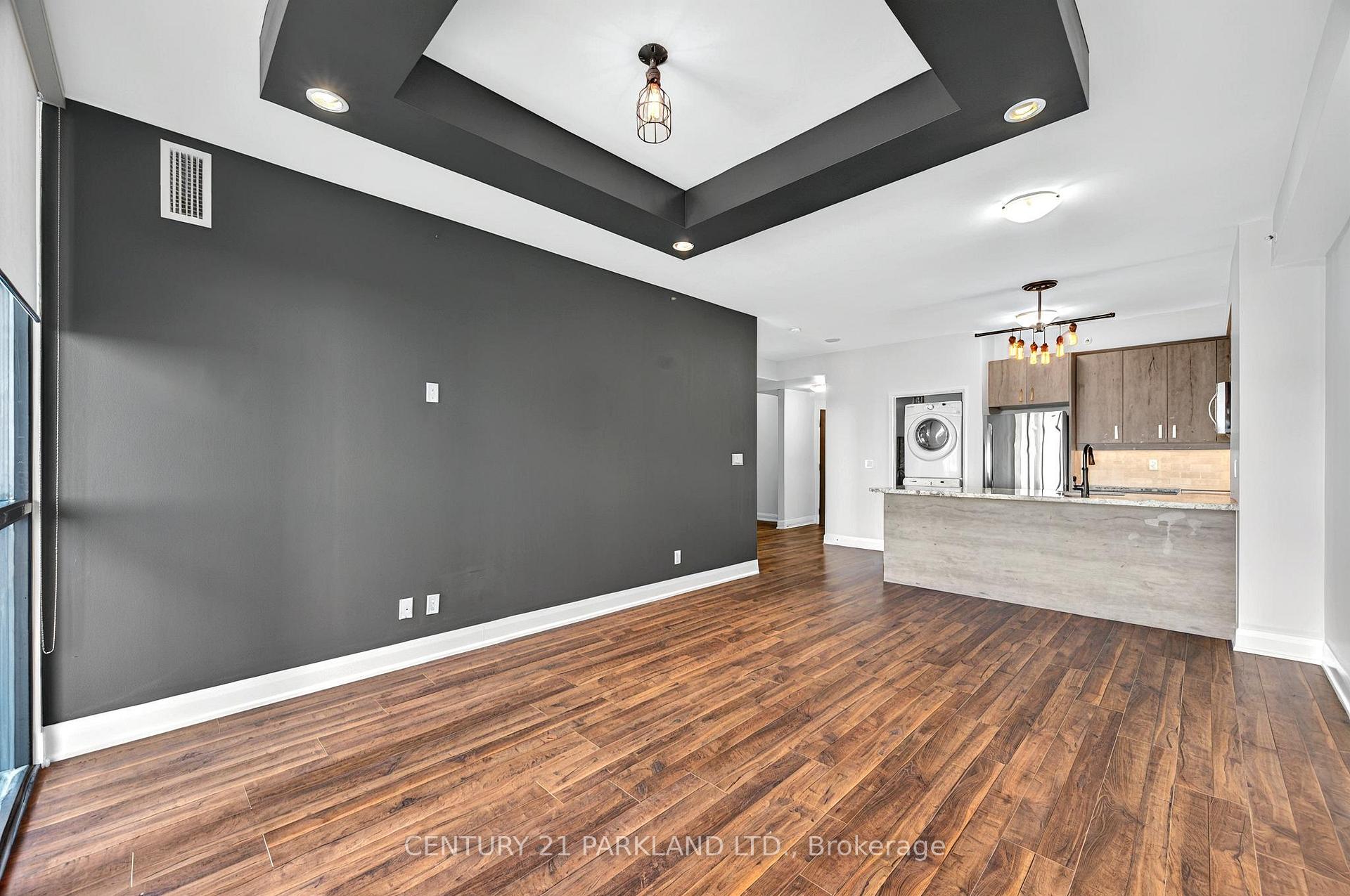 2 Bedrooms Condo at 2900 Highway 7, Vaughan For sale