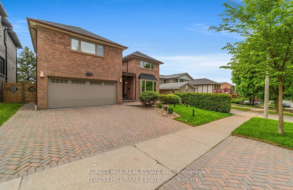 107 Old Surrey Lane, Richmond Hill, ON L4C 6R8