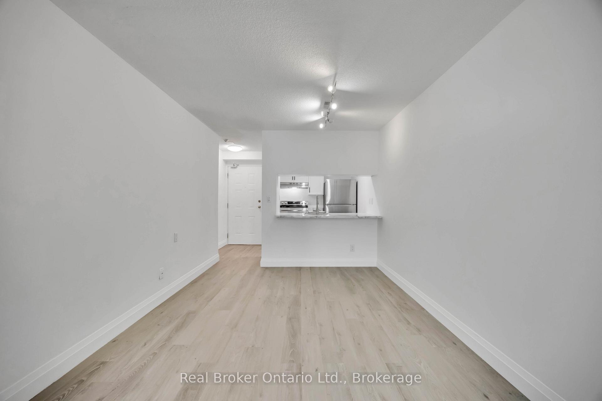 2 Bedrooms Condo at 222 The Esplanade, Toronto For sale