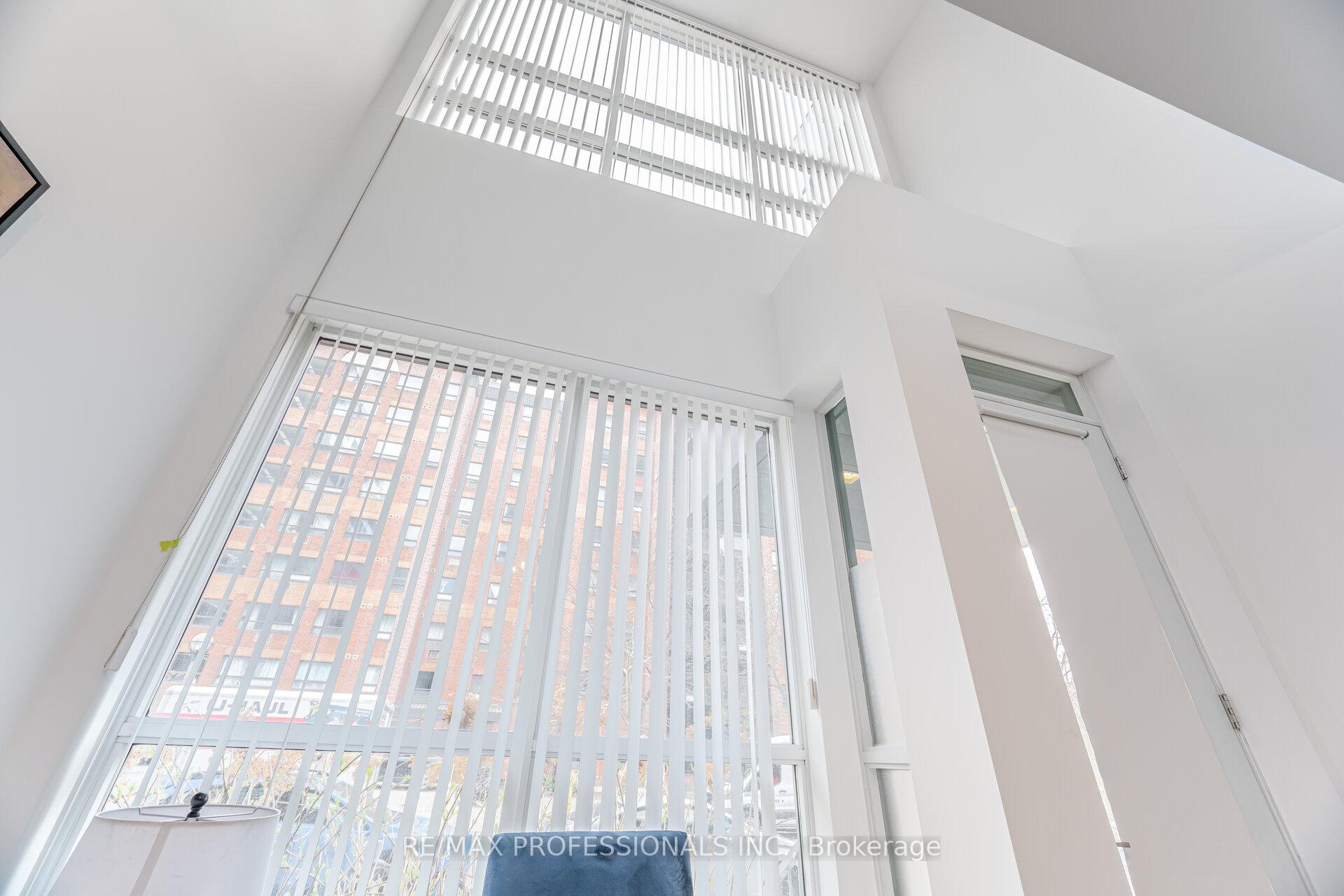 2 Bedrooms Condo at 1030 King, Toronto For sale