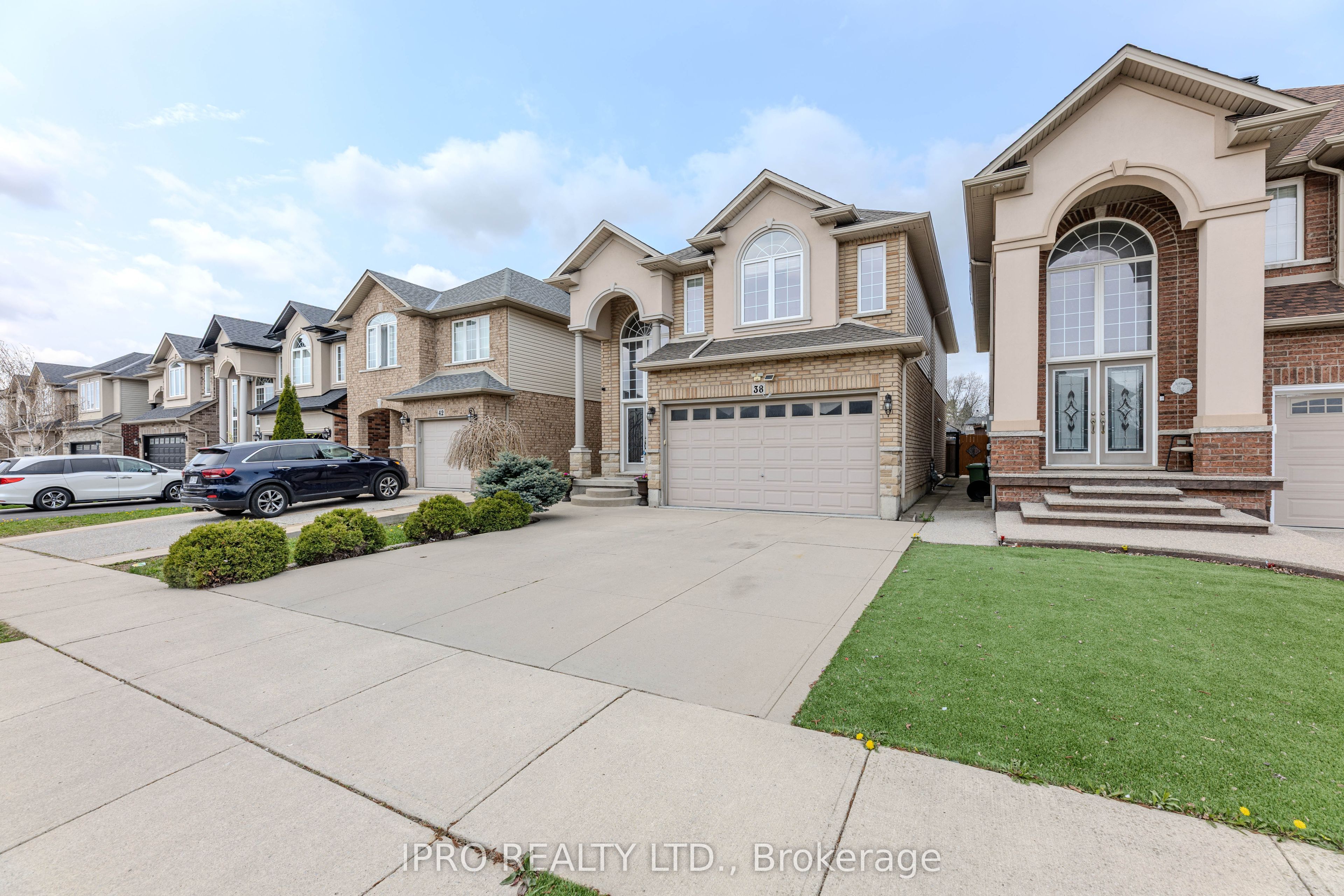 38 Assisi Street, Hamilton, ON L8W 0A5