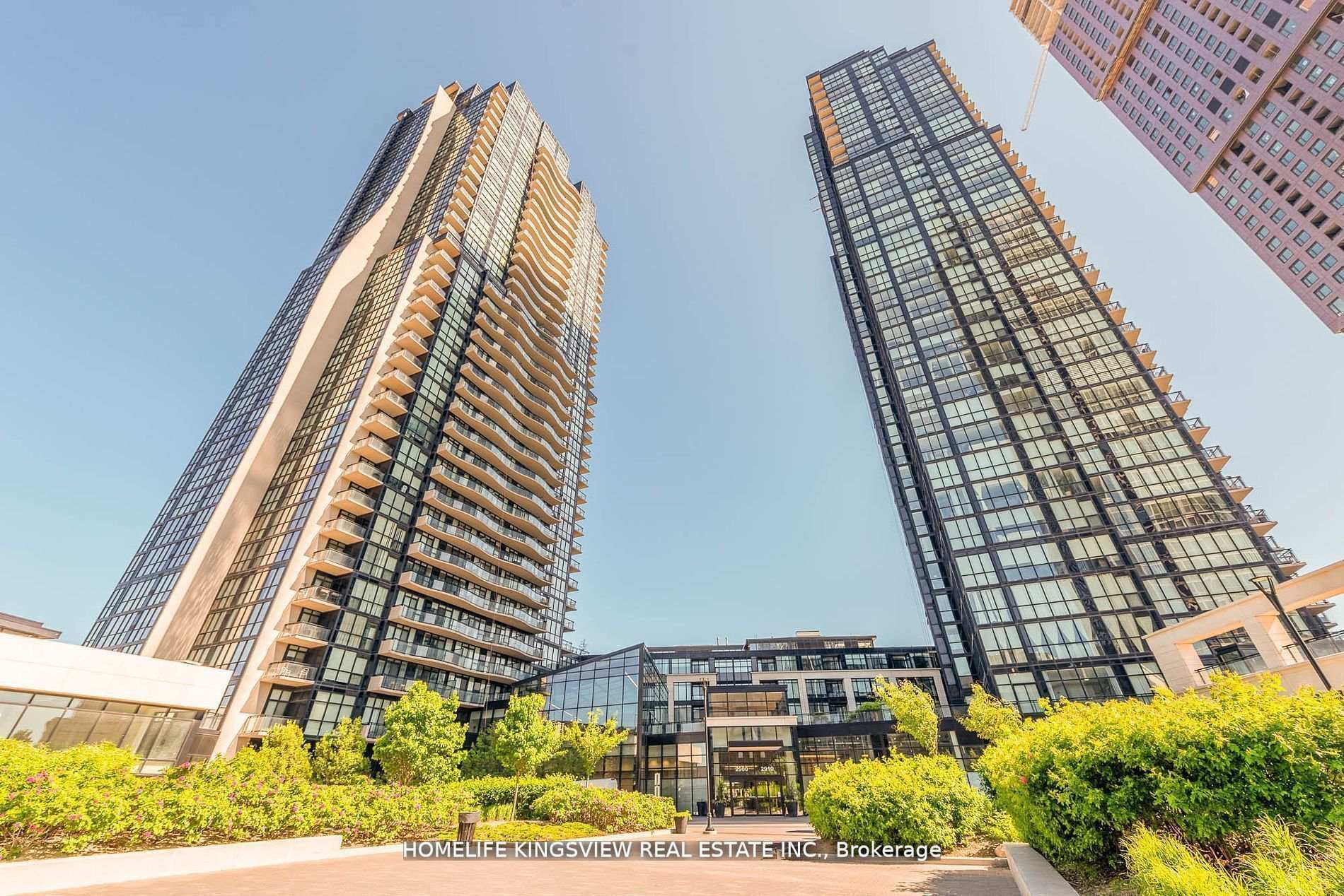 3 Bedrooms Condo at 2910 Highway 7,  Vaughan For sale