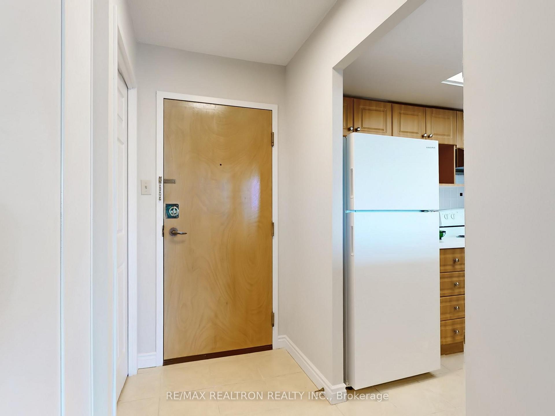 3 Bedrooms Condo at 88 Alton Tower, Toronto For sale