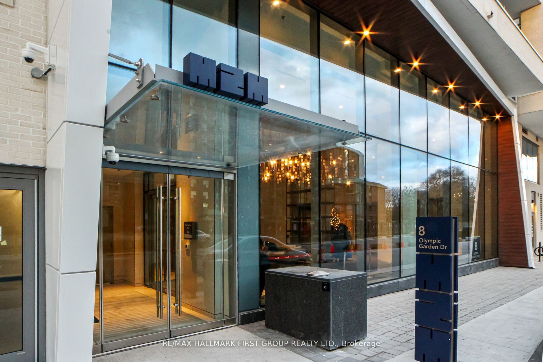 #814 - 8 Olympic Garden Drive, Toronto, ON M2M 0B9