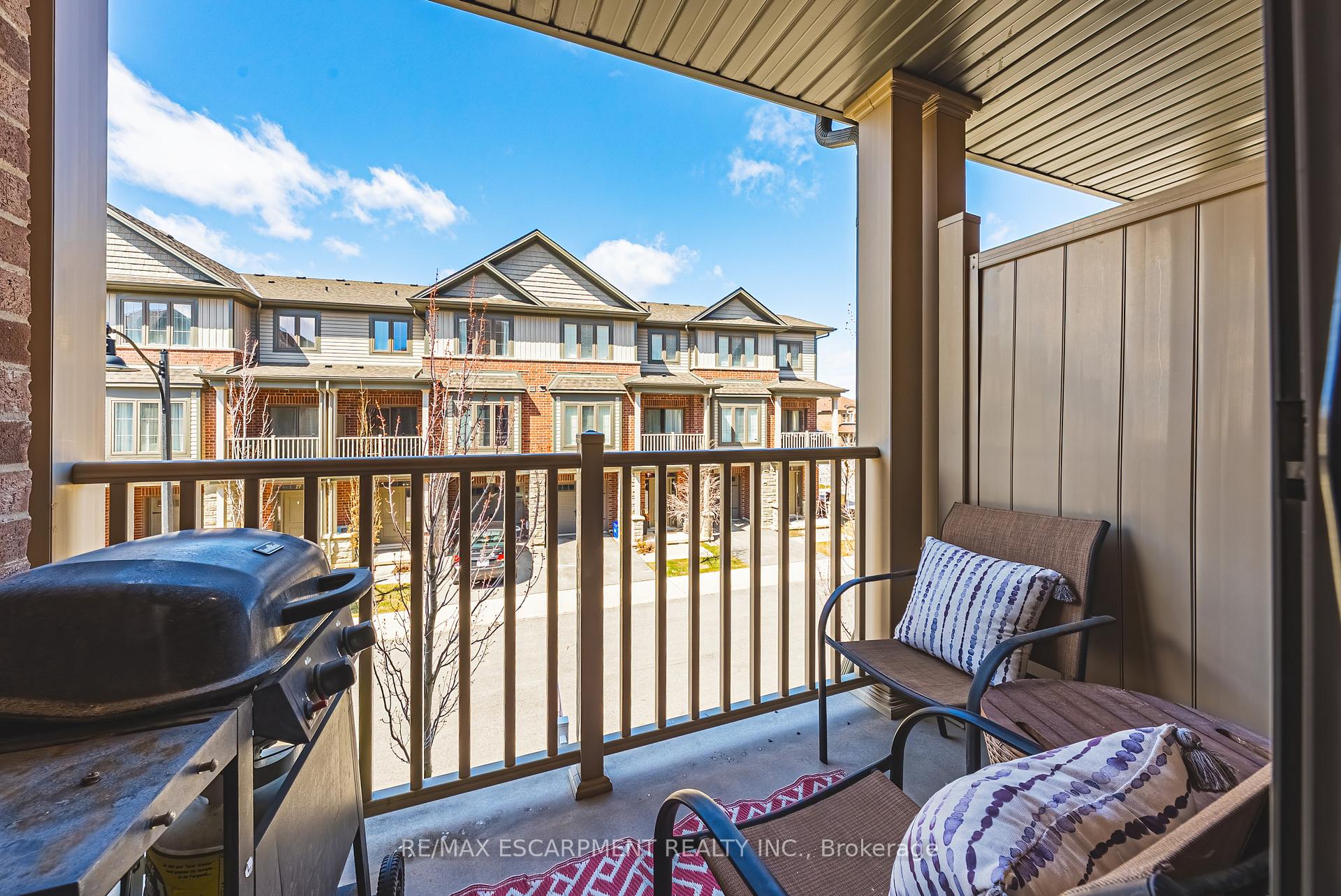 2 Bedrooms Condo at 18 Ridgeside,  Hamilton For sale