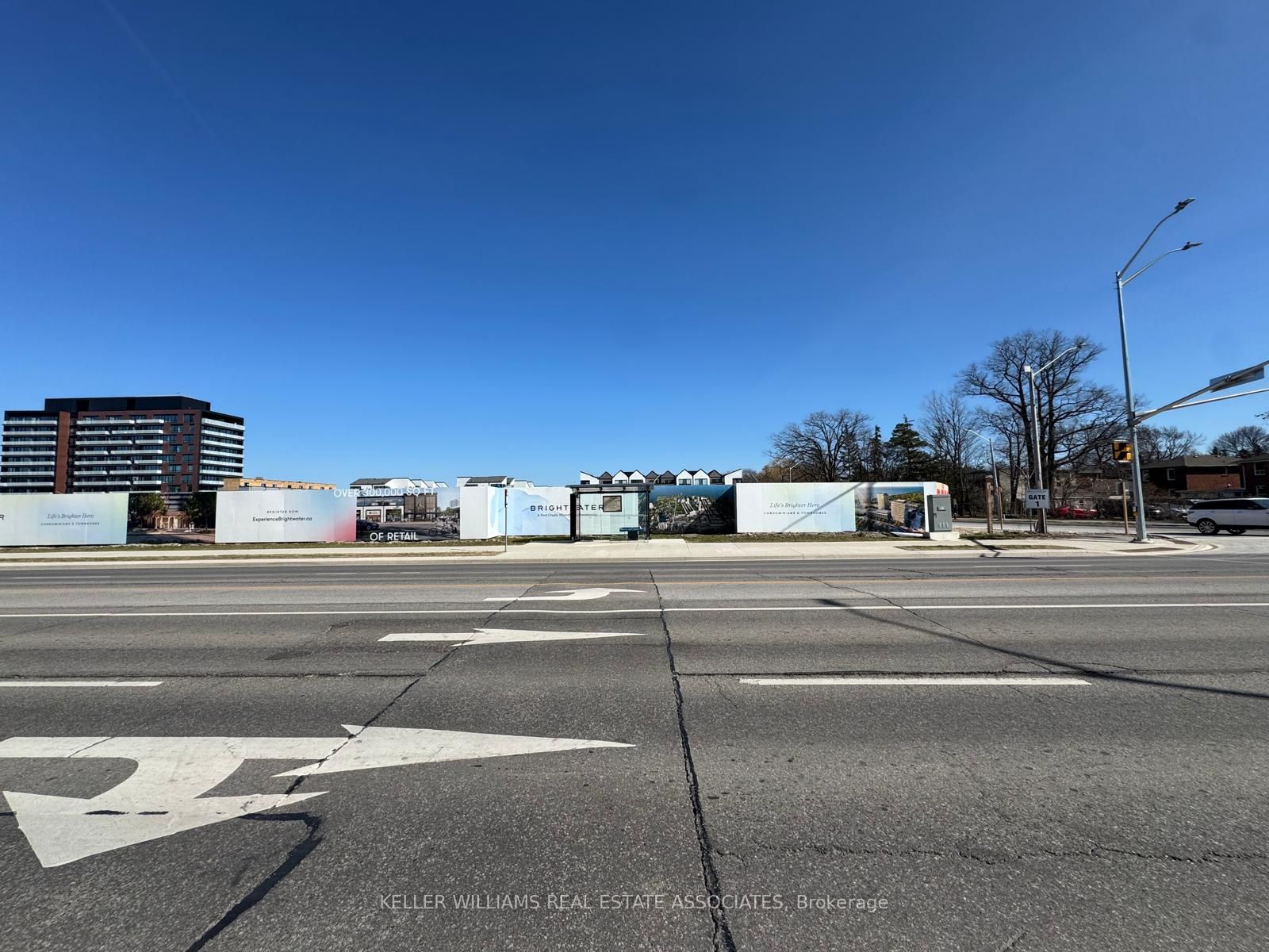 300 Lakeshore Road W