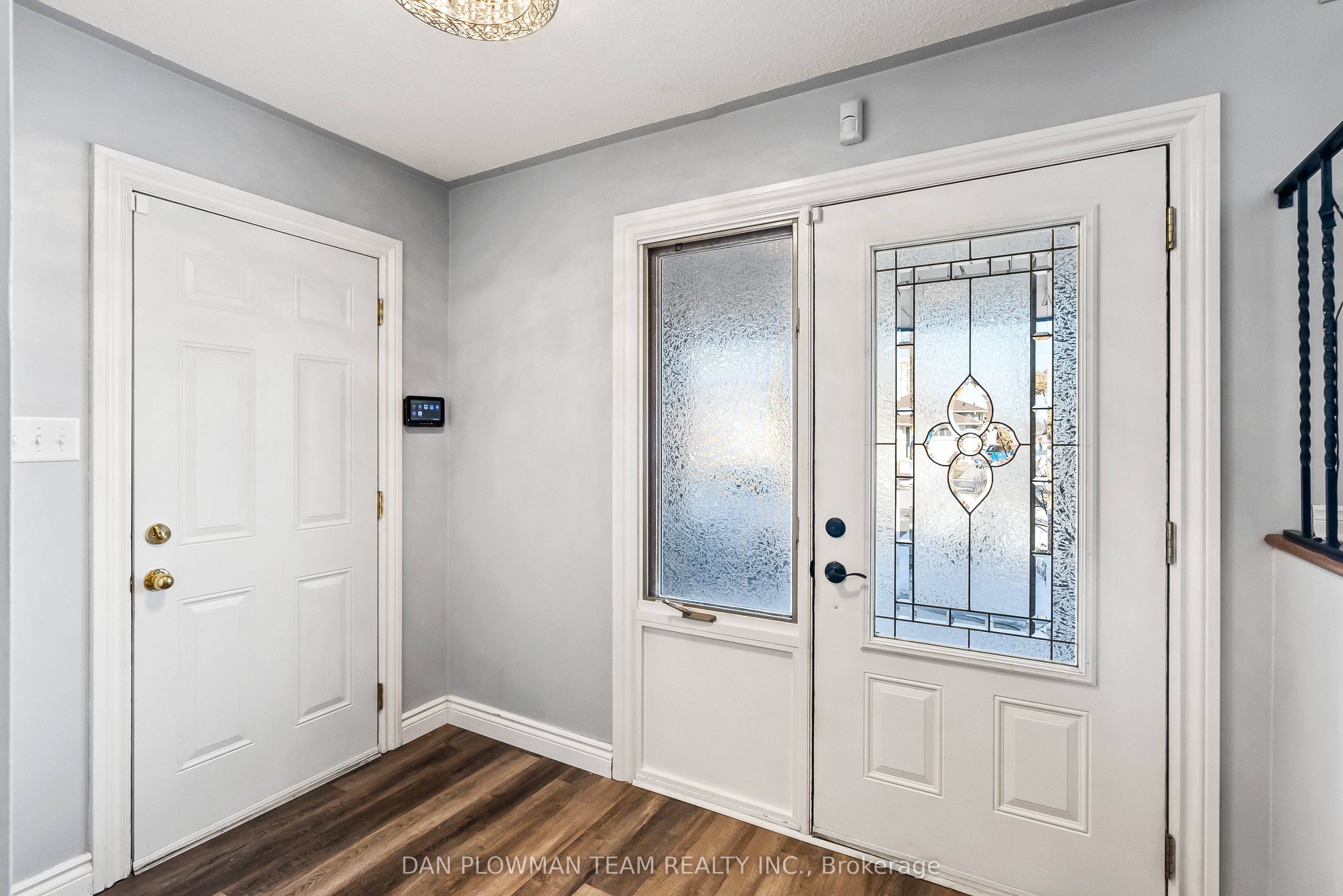 880 Carnaby Crescent