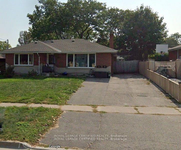 789 Regent Drive Oshawa, Ontario This exceptional legal duplex at 789 Regent Drive is a must-see for both investors and buyers looking for a home with rental income potential. Situated in Oshawa's sought-after Eastdale neighborhood, this property offers two separate units with self-contained living spaces. The upper unit features 3 spacious bedrooms, 1 bathroom, and a bright living area, while the lower unit offers 2 bedrooms, 1 bathroom, and direct backyard access. Both units have been well-maintained and provide modern kitchens, Separate Laundry, updated flooring, and ample natural light throughout. Each unit has separate meters for utilities, ensuring easy management for tenants or homeowners. Enjoy the convenience of a private driveway with parking for multiple vehicles and a large lot size of 57.5 x 103.08. This property is ideally located close to schools, parks, shopping, dining, public transit, and major highways, offering both tranquility and accessibility. Whether you're looking to live in one unit and rent out the other, or add a high-income property to your portfolio, 789 Regent Drive offers incredible value. Photos are before the tenants moved in.