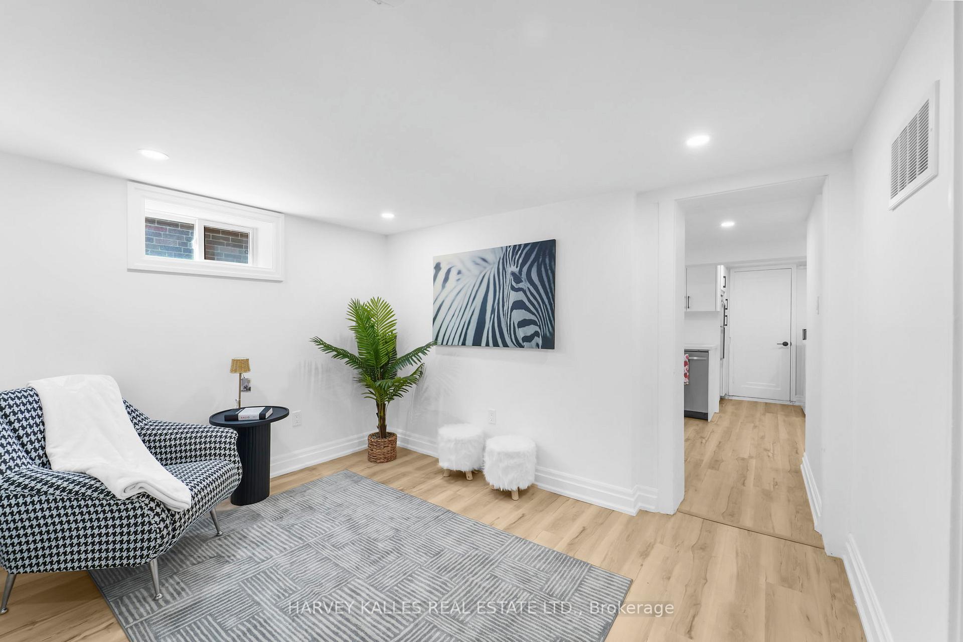 243 Northcliffe Boulevard
