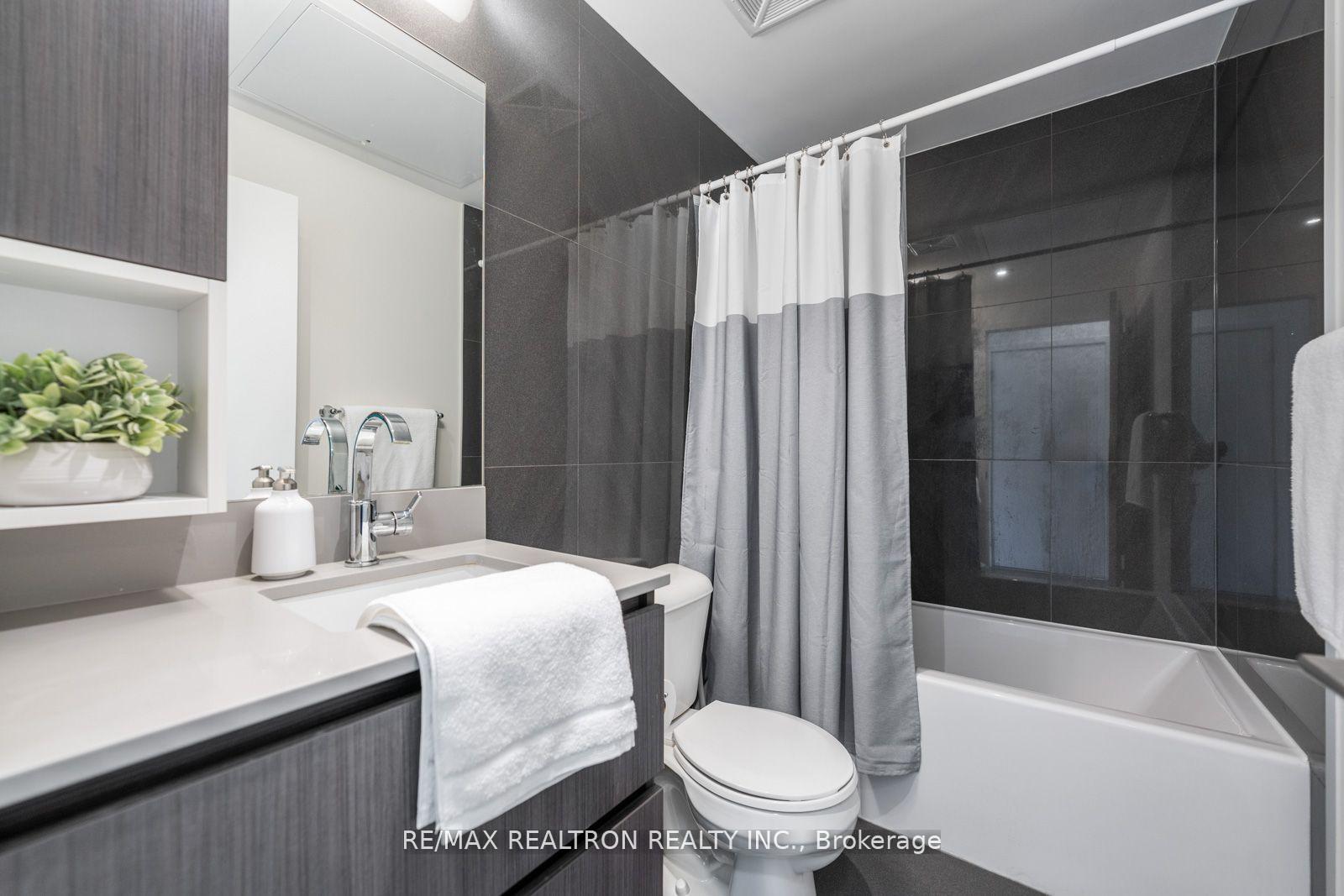 3 Bedrooms Condo at 25 Baseball, Toronto For sale