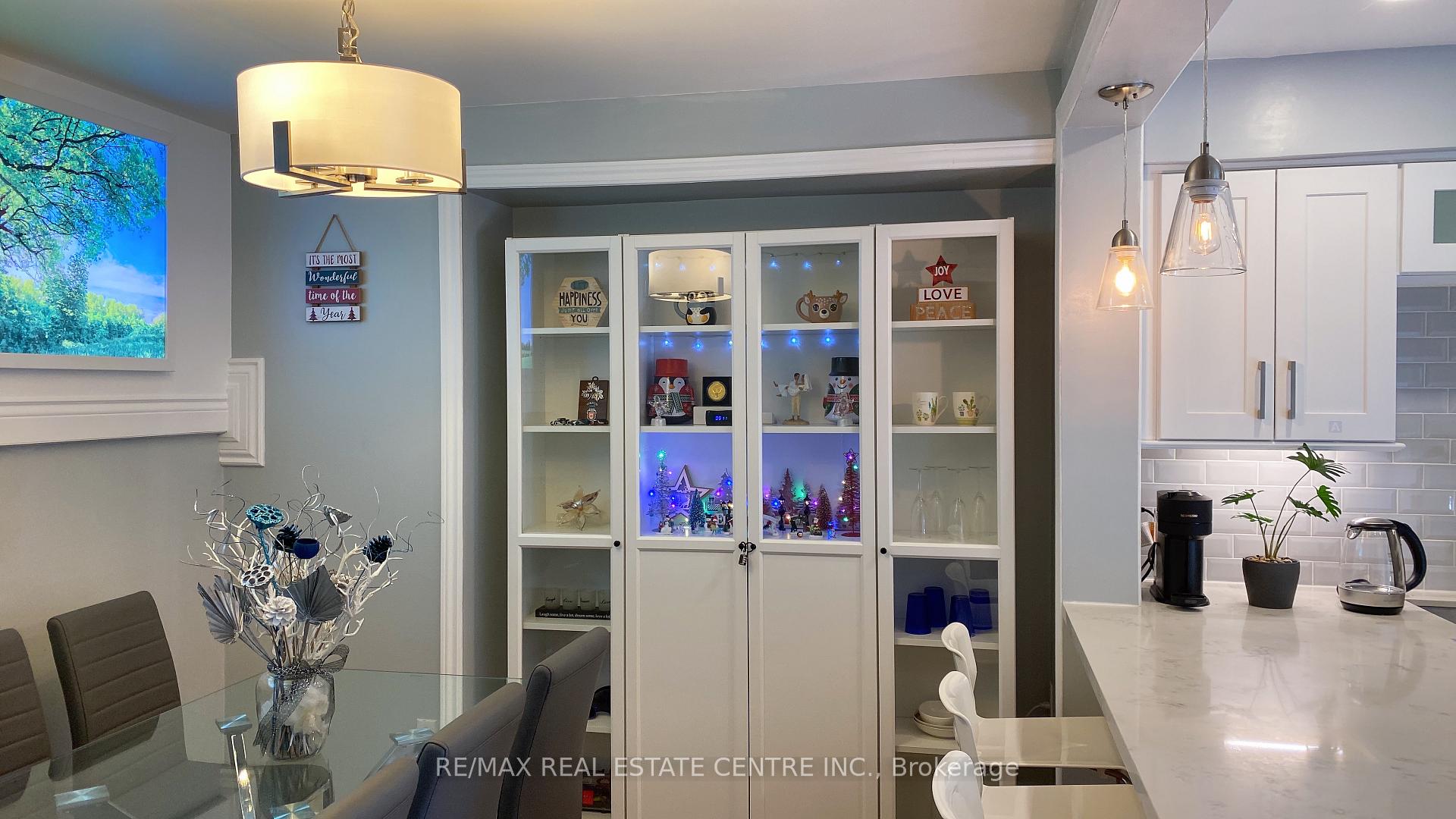 5 Bedrooms Condo at 34 San Roberto, Toronto For sale