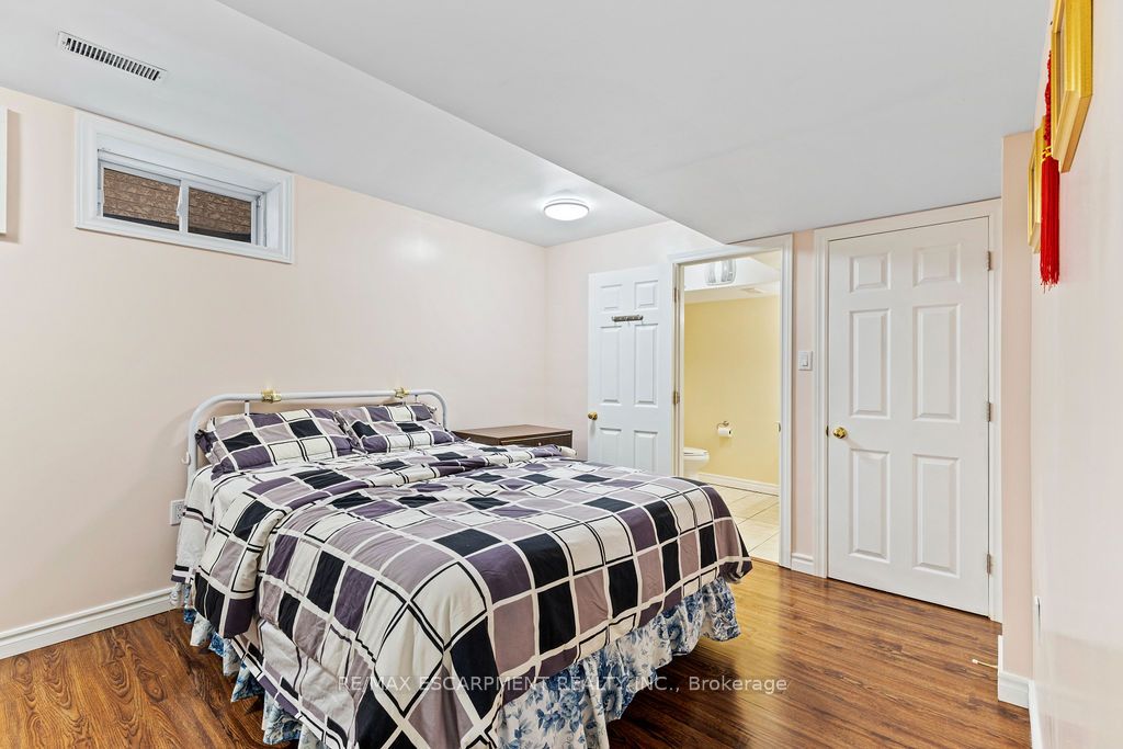 5100 Fallingbrook Drive