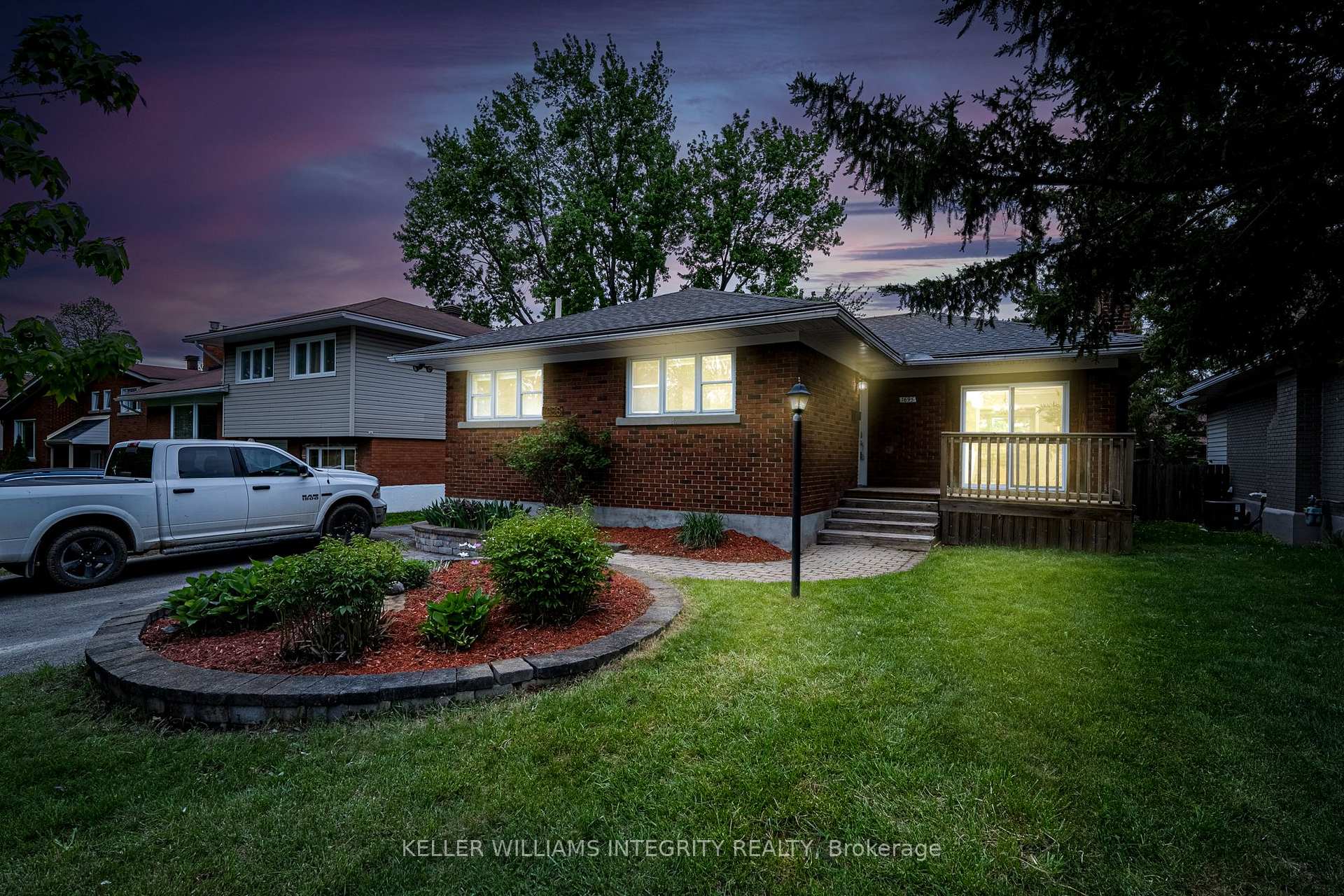 **OPEN HOUSE: May 24 & 25, 2025 at 2:00-4:00 PM** Welcome to your next opportunity in the prestigious Bel-Air Heights community just minutes from Algonquin College and College Square! Featuring potential secondary dwelling unit (SDU). This beautifully laid-out 3+1 bedroom, 2-bathroom bungalow with a rare main-floor den delivers unmatched versatility perfect for multi-generational living or savvy investors eyeing $4,000+ monthly rental income. Boasting sun-drenched living spaces, hardwood flooring, and a fully finished lower level, this home offers endless potential. Whether you're seeking passive income, space for extended family, or a polished primary residence, this property delivers. Step outside to a generous, private backyard and enjoy life in one of Ottawa's most connected neighborhoods close to transit, top-rated schools, parks, shopping, and dining. Turn the key and unlock value, lifestyle, and location all in one. Offer presentation date: May 29th, 2025 at 5:00 PM.