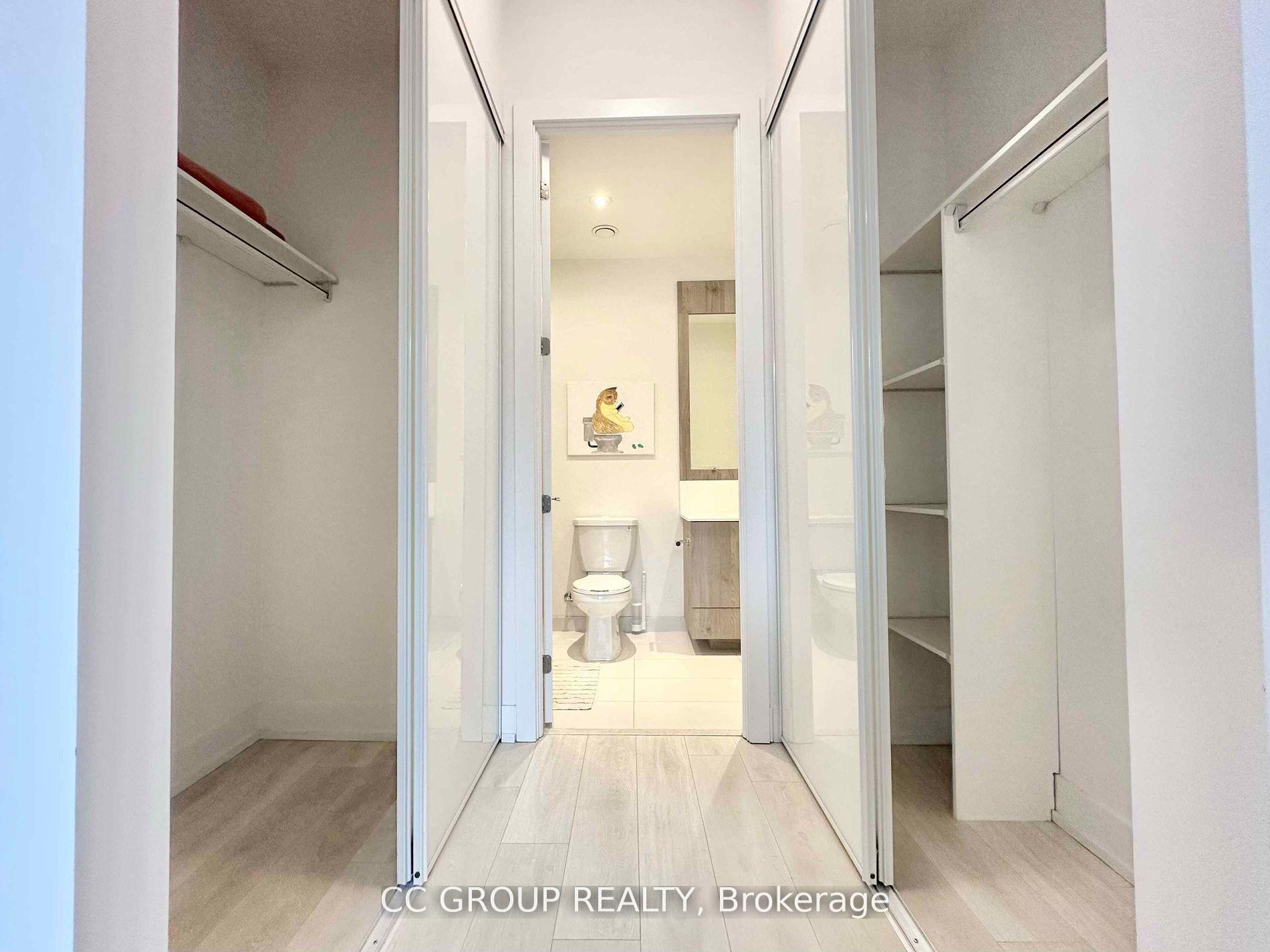 2 Bedrooms Condo at 25 Adra Grado, Toronto For sale
