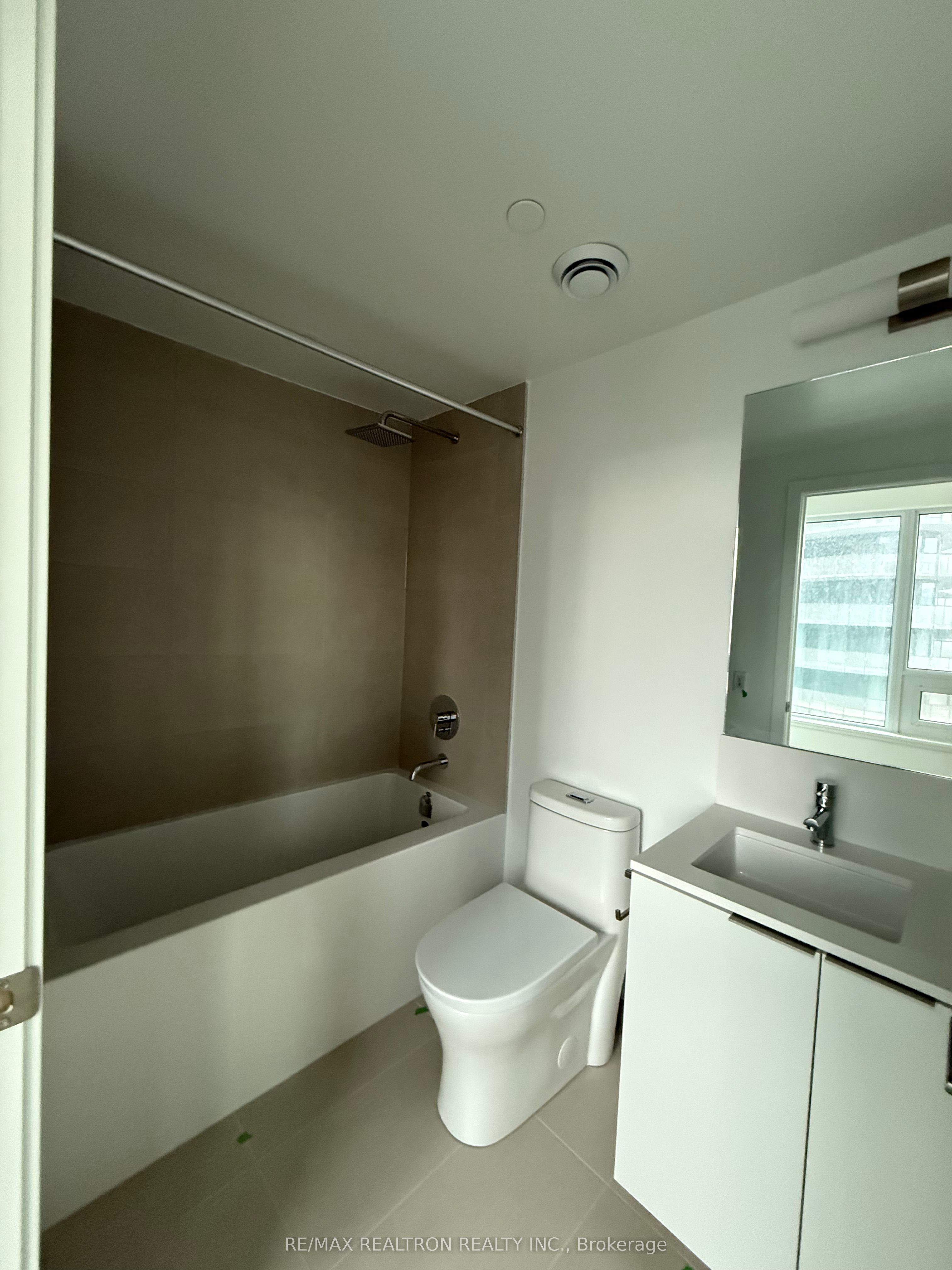 8 Wellesley Street W, #1215