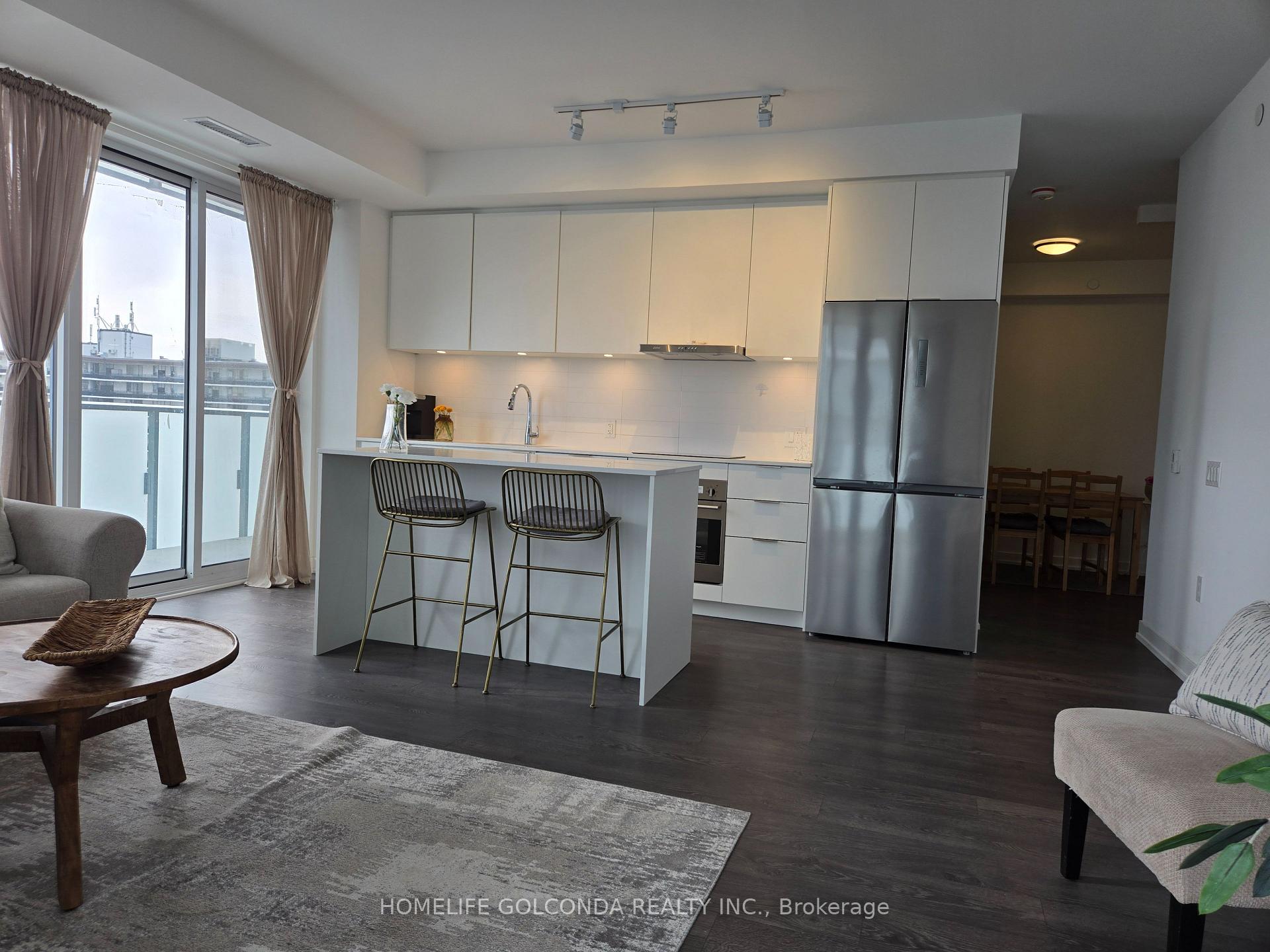 3 Bedrooms Condo at 7 Golden Lion, Toronto For sale