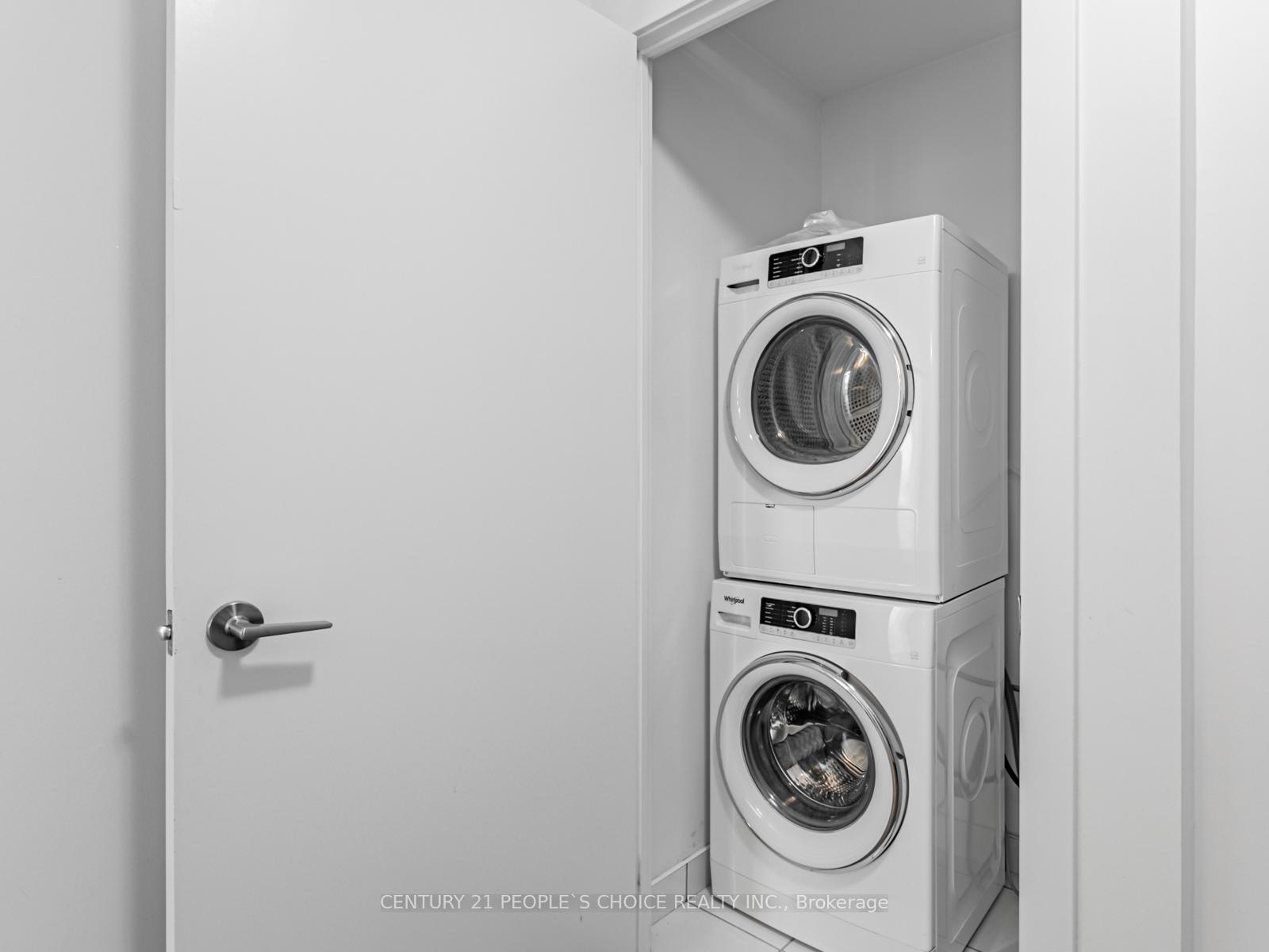 2 Bedrooms Condo at 251 Manitoba, Toronto For sale