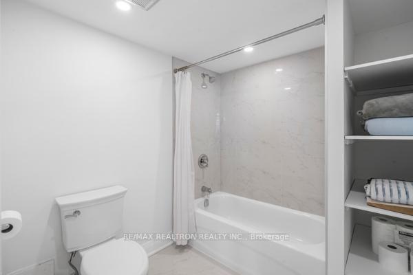 2 Bedrooms Condo at 2350 Bridletowne, Toronto For sale