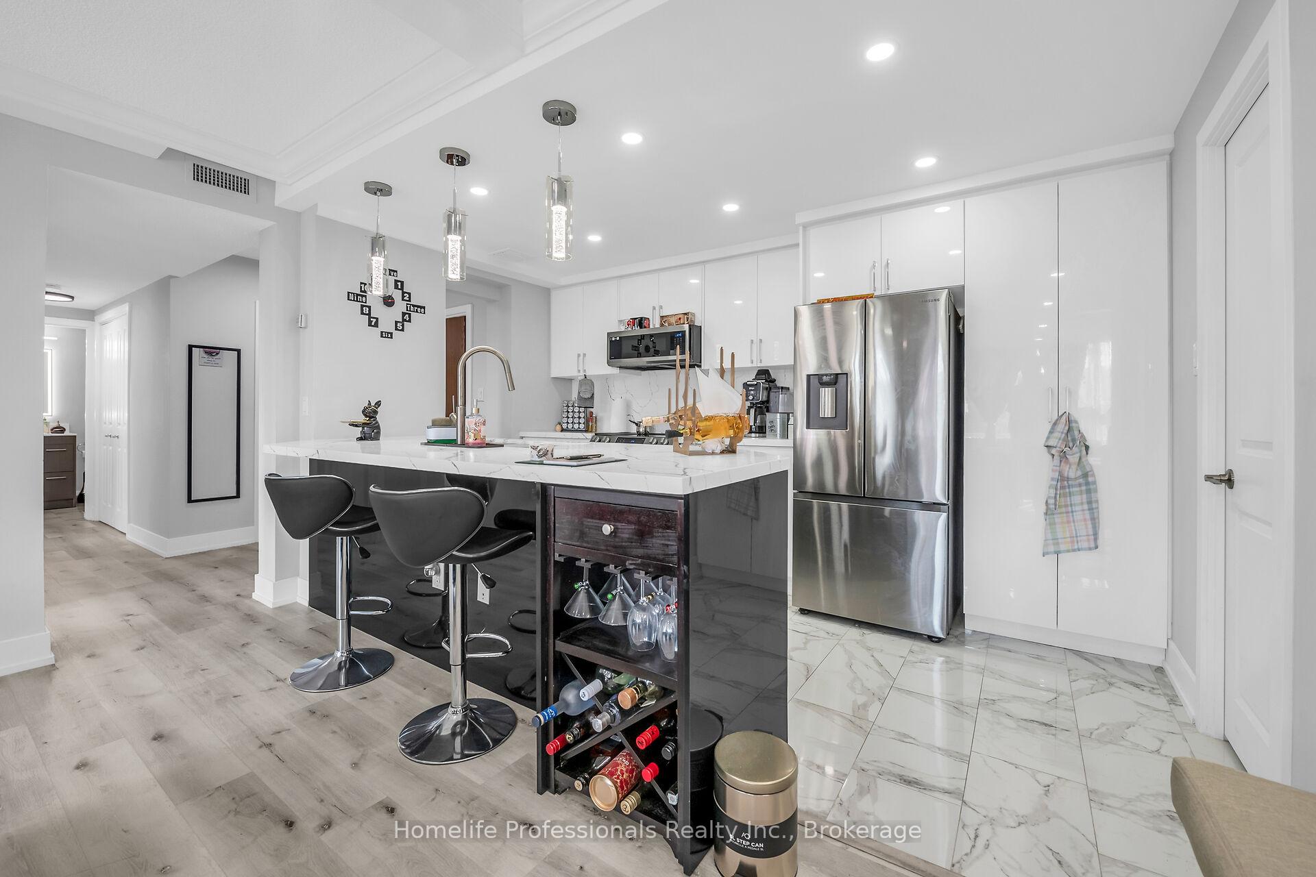 2 Bedrooms Condo at 120 Duke,  Hamilton For sale