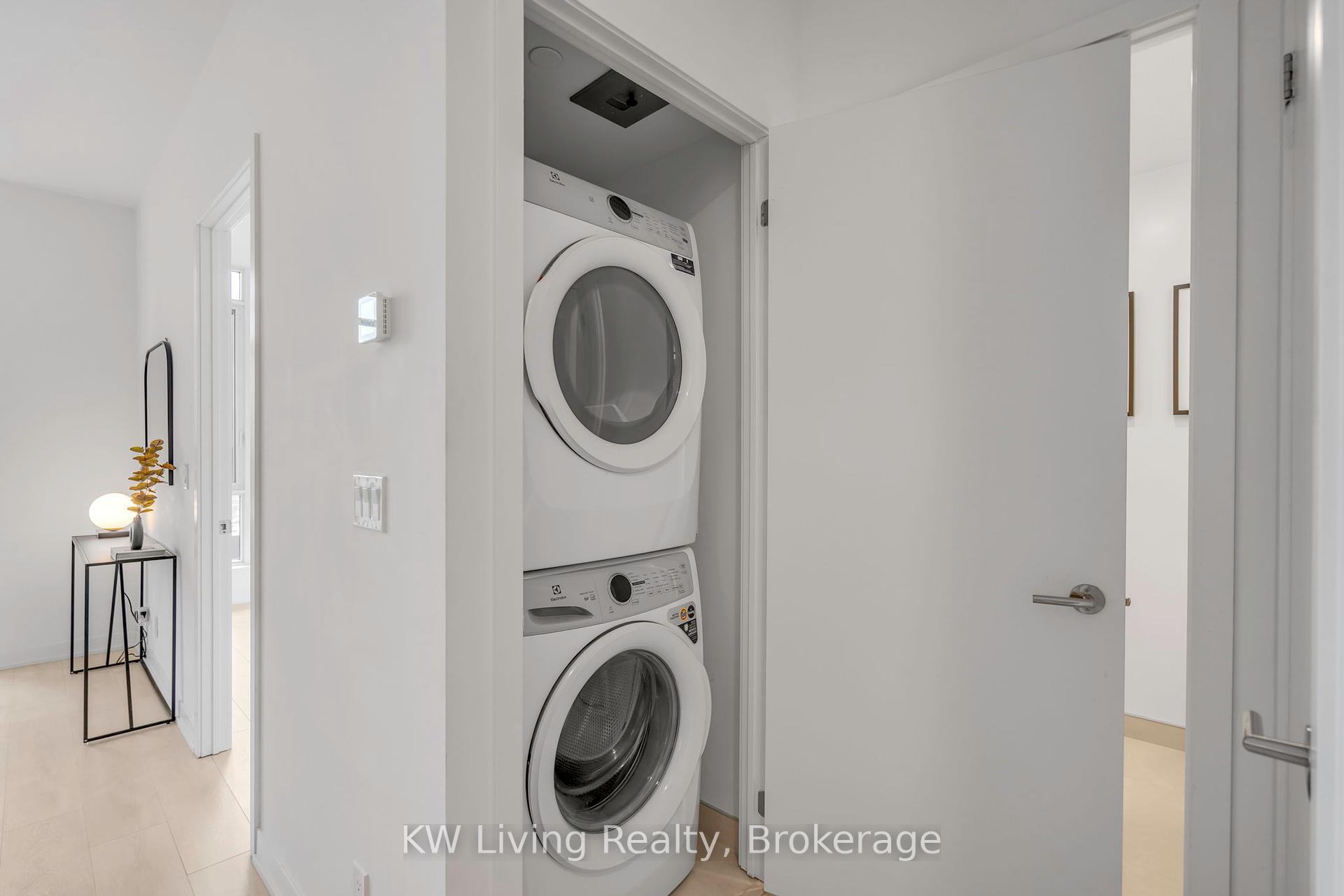 1 Bedroom Condo at 7950 Bathurst, Vaughan For sale