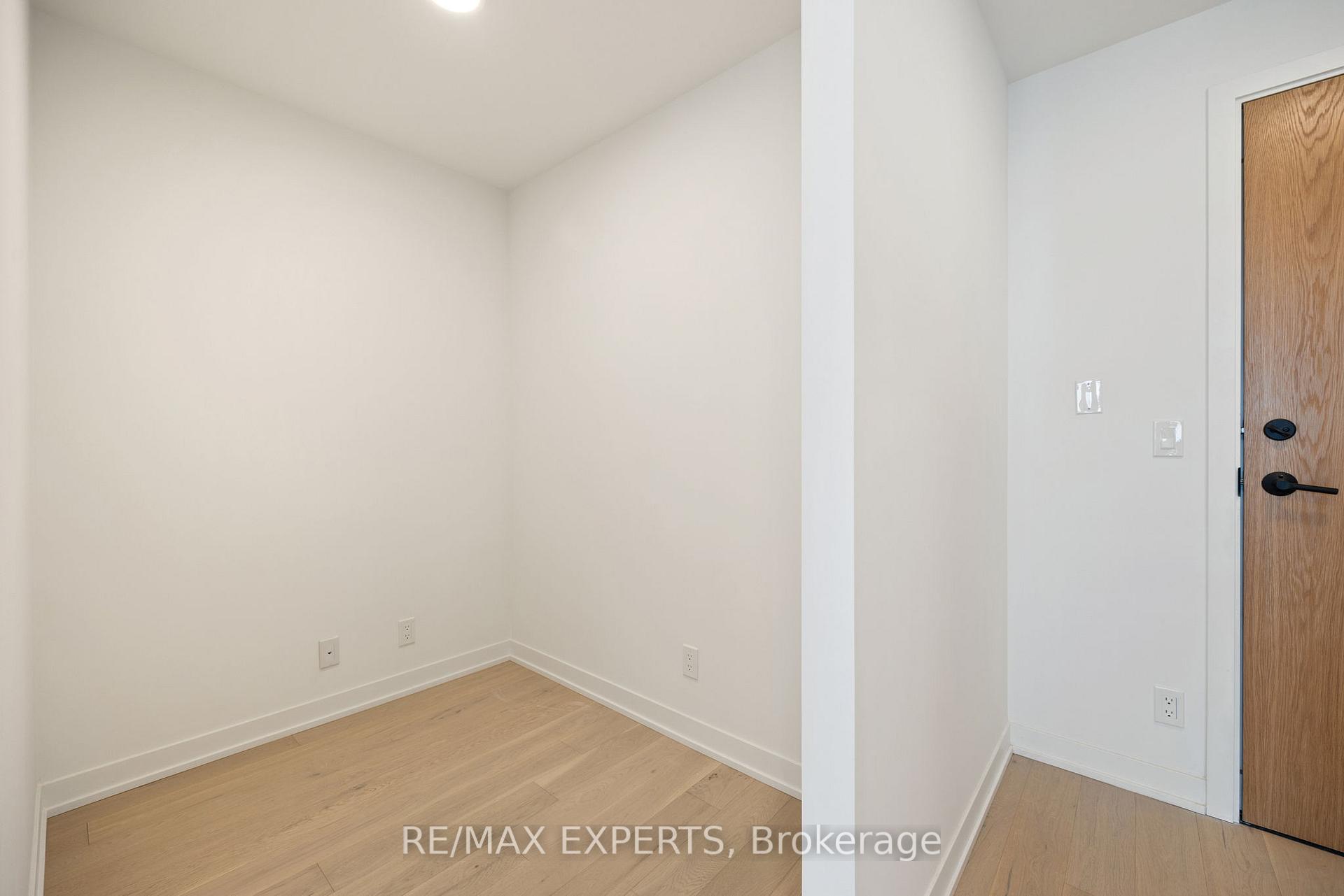 2 Bedrooms Condo at 7950 Bathurst, Vaughan For sale