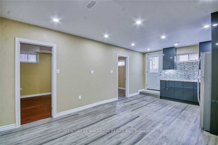 359 Rathburn Road, #Basement