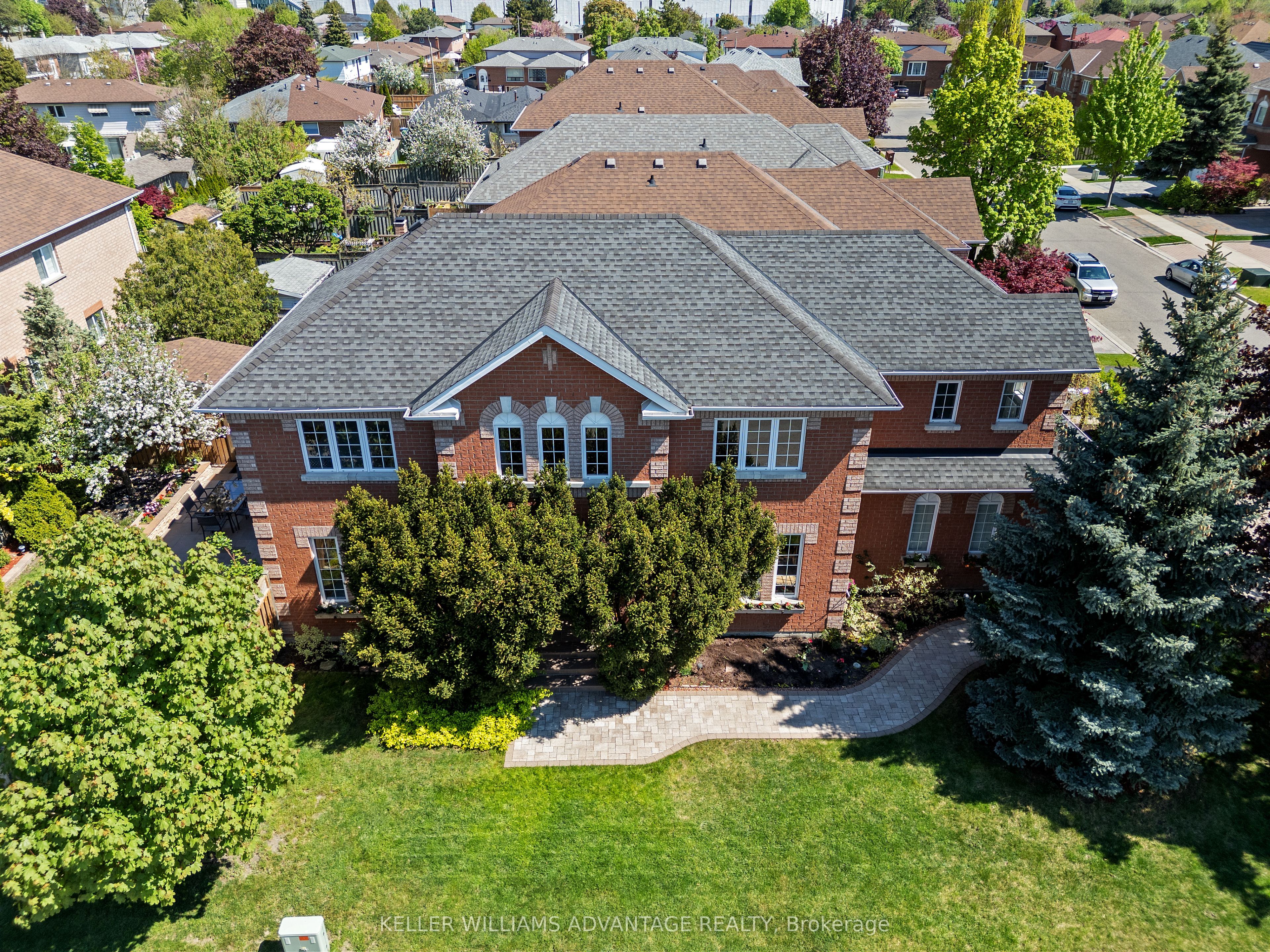 224 Cossack Court, Mississauga, ON L5B 4C2