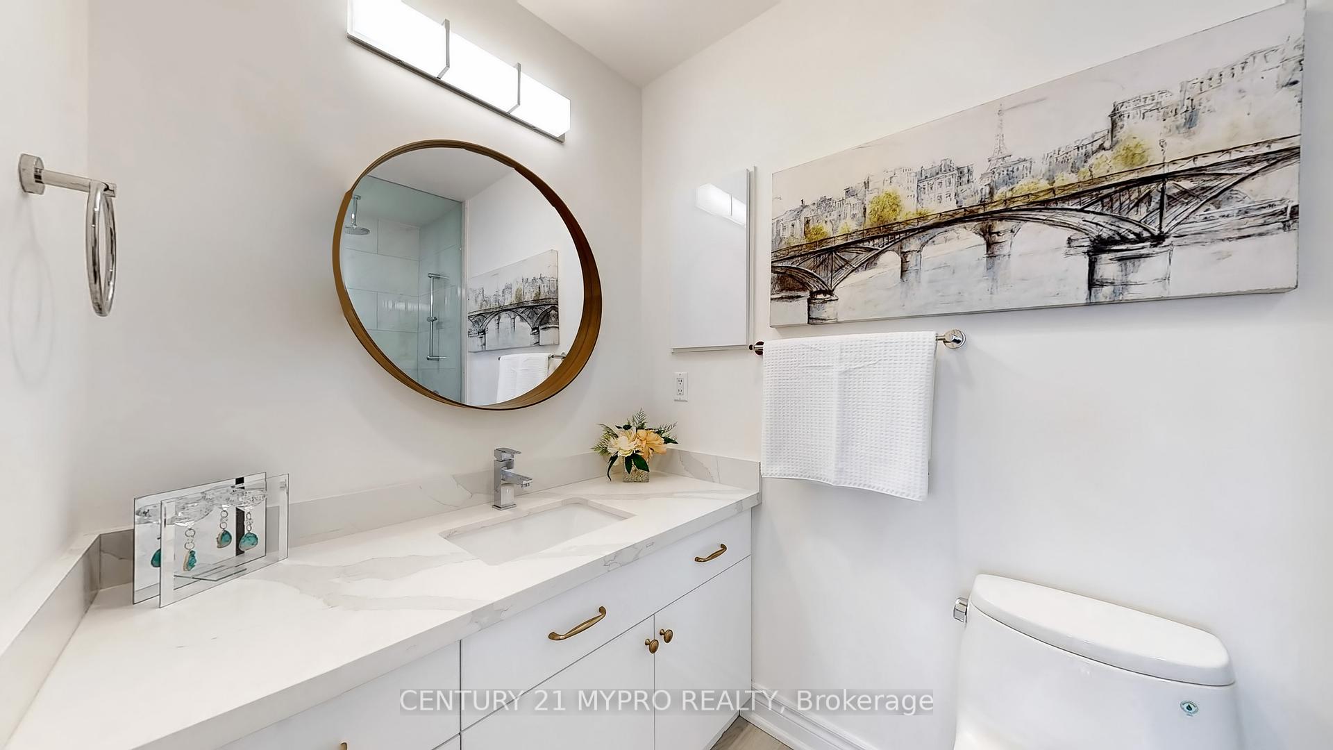 3 Bedrooms Condo at 735 New Westminster, Vaughan For sale