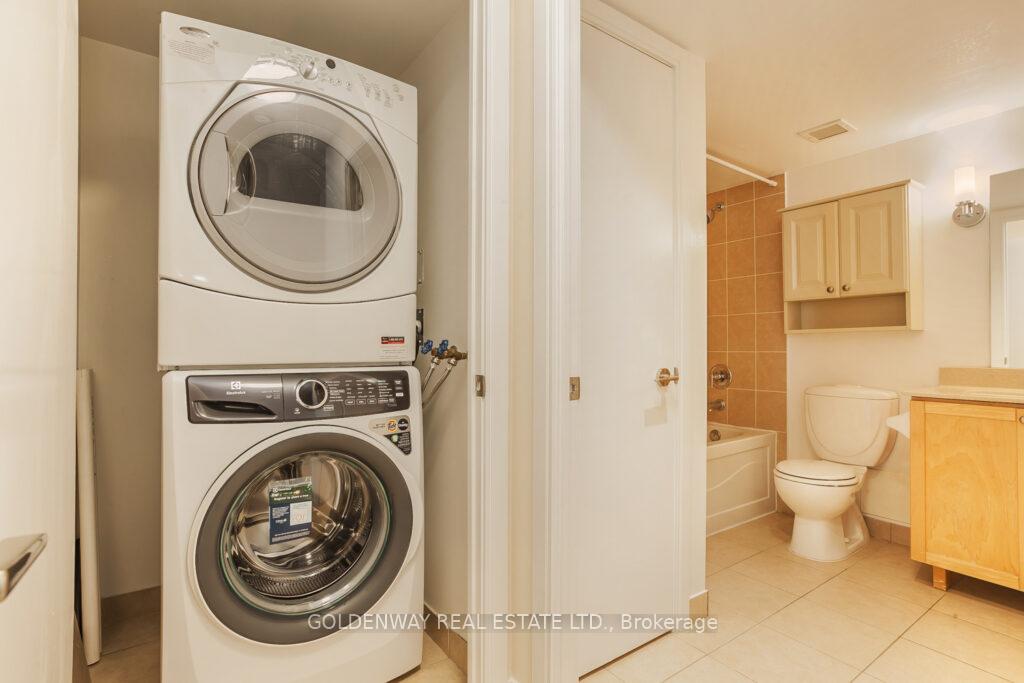 1 Bedroom Condo at 25 Viking, Toronto For sale