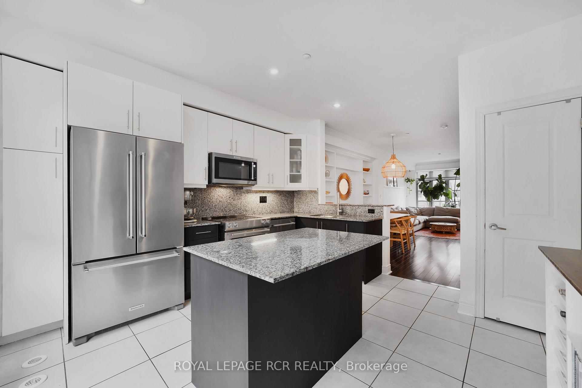 4 Bedrooms Condo at 8343 Kipling, Vaughan For sale