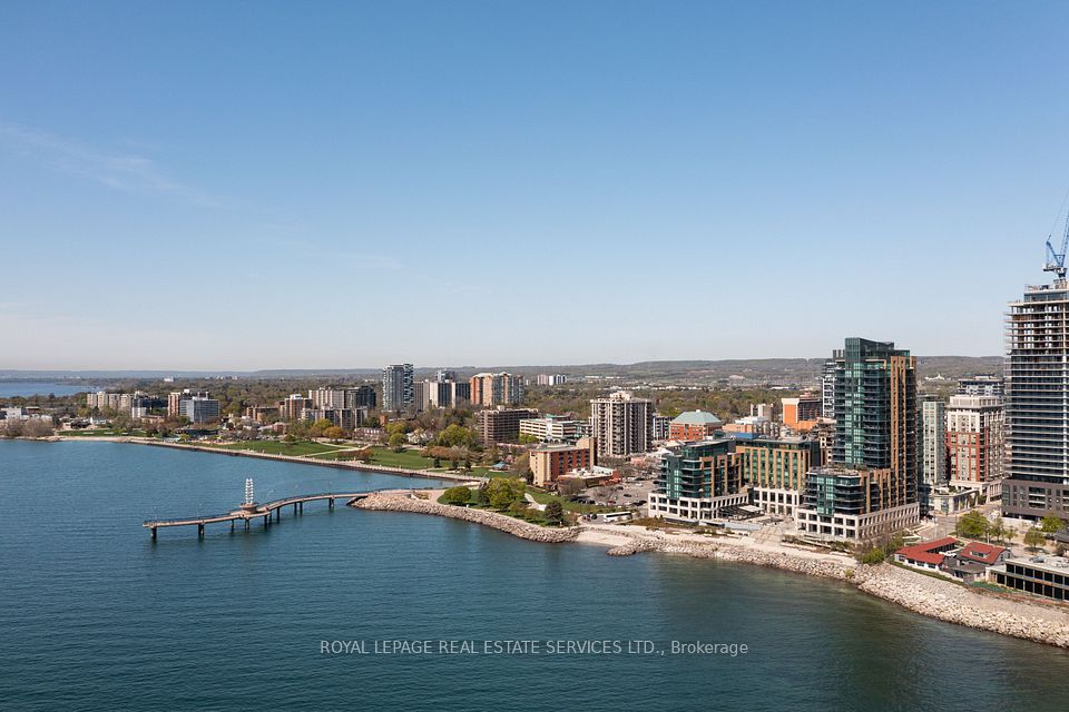 2060 Lakeshore