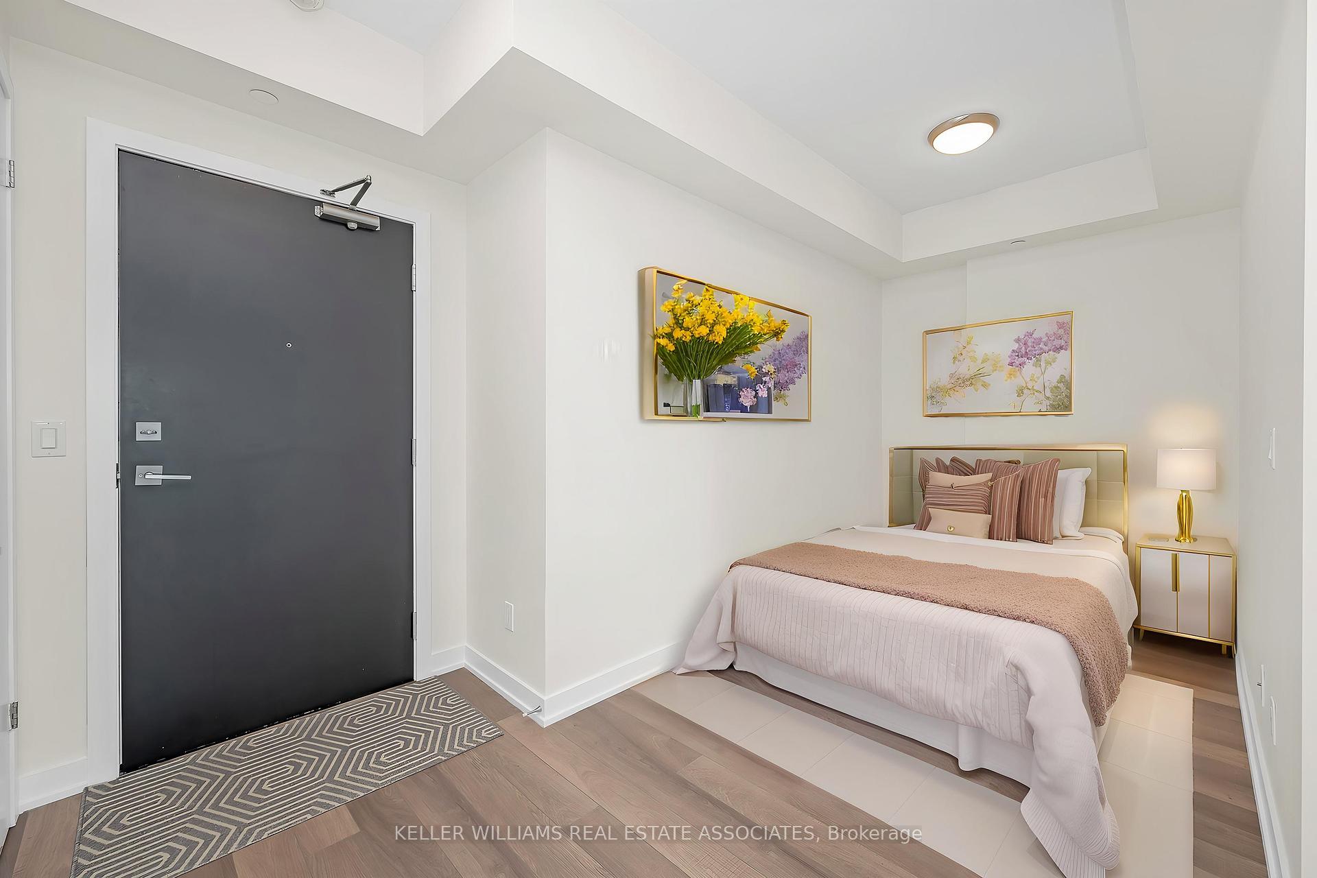 2 Bedrooms Condo at 5240 Dundas, Burlington For sale