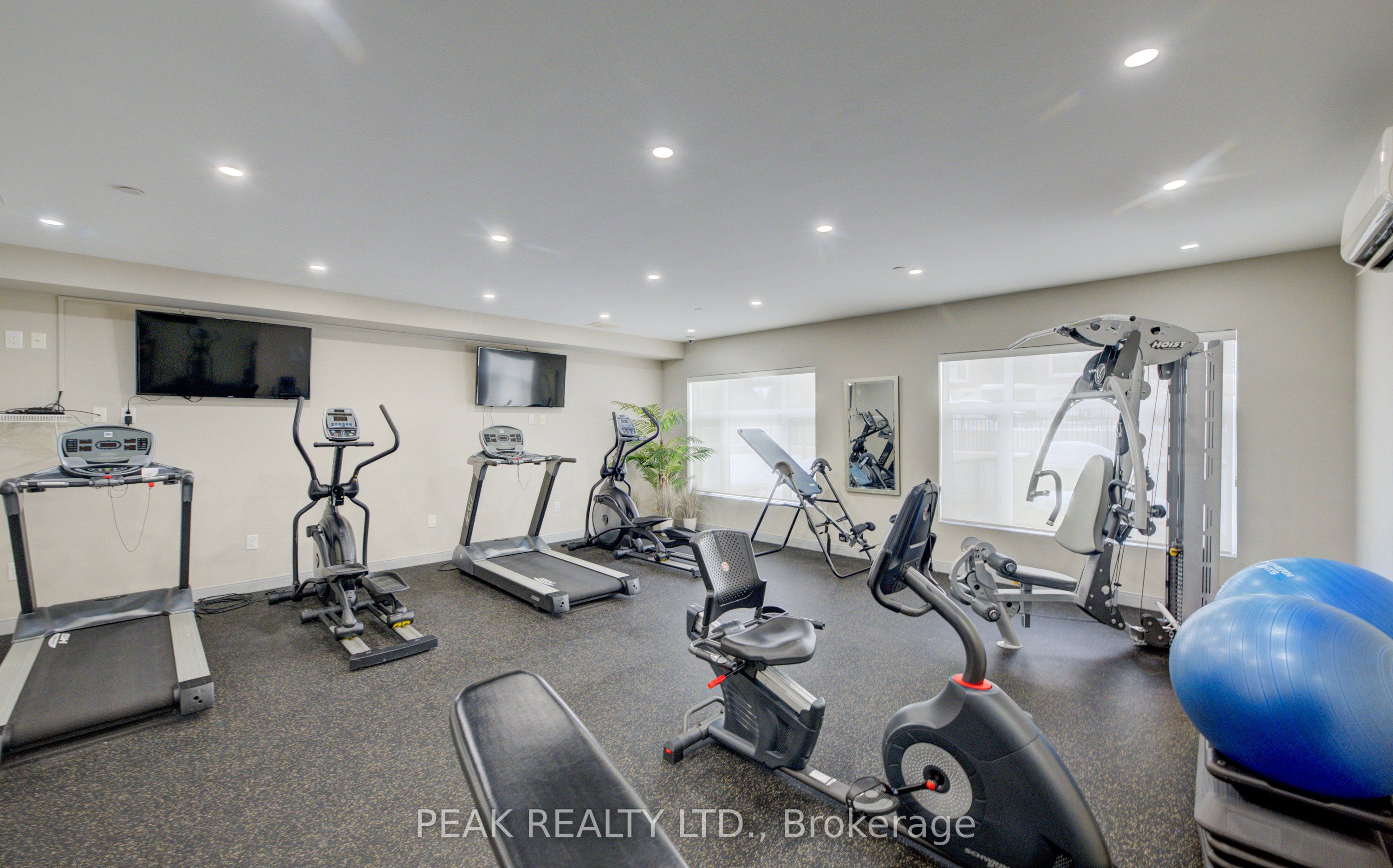 255 John Street N, #213